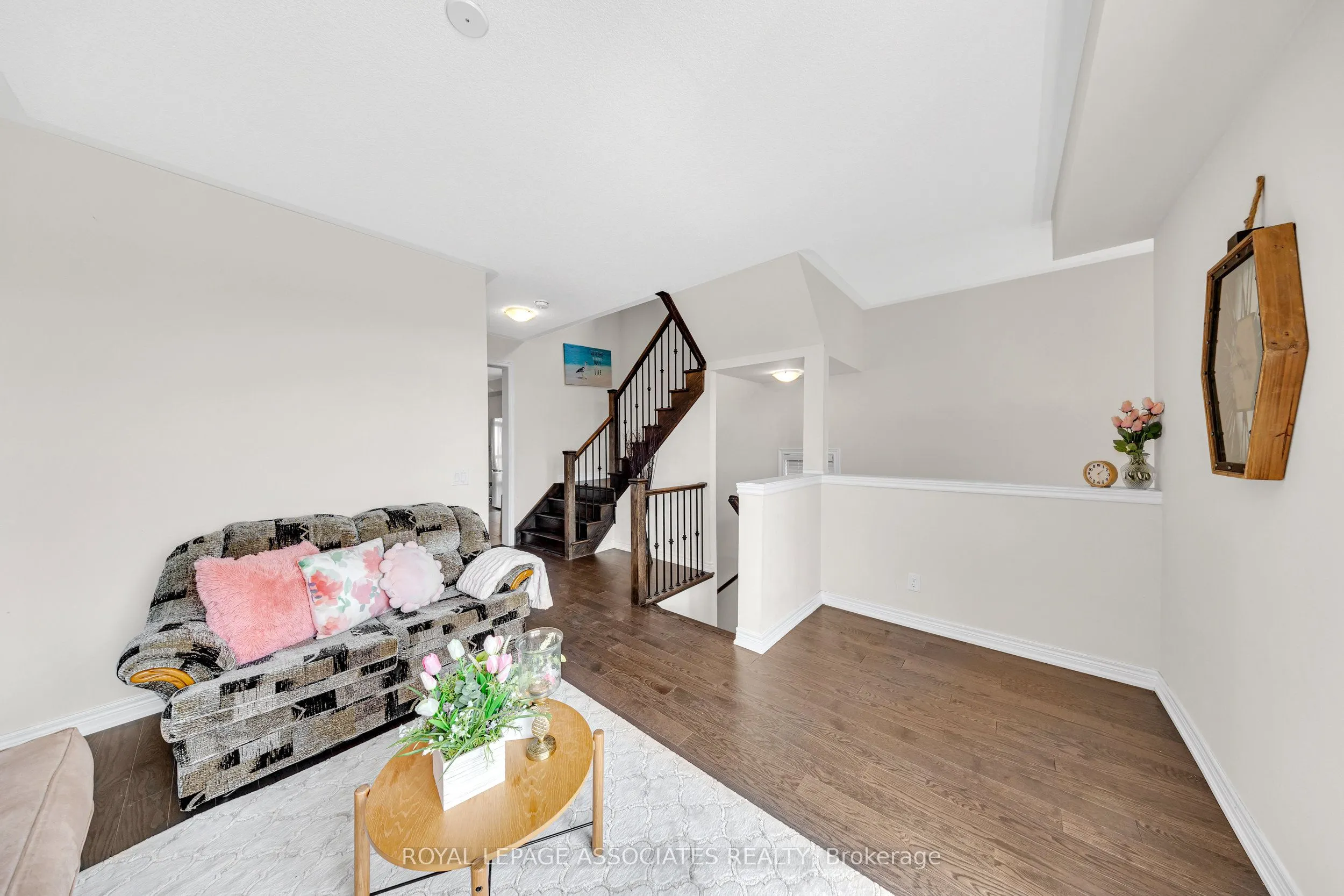44 Elkington Crescent