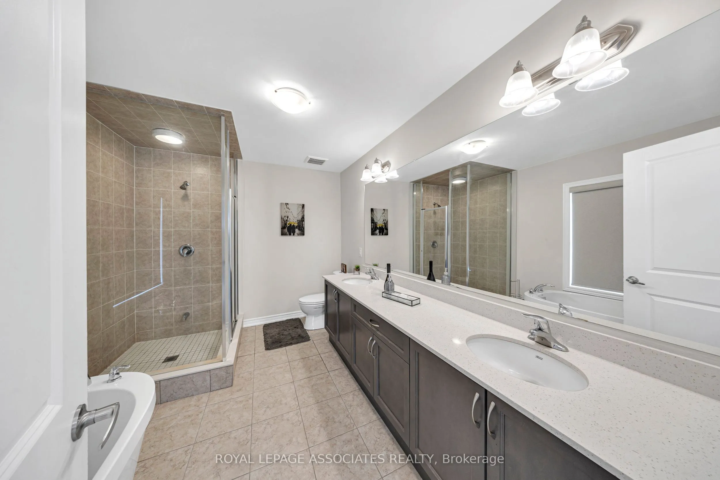 44 Elkington Crescent