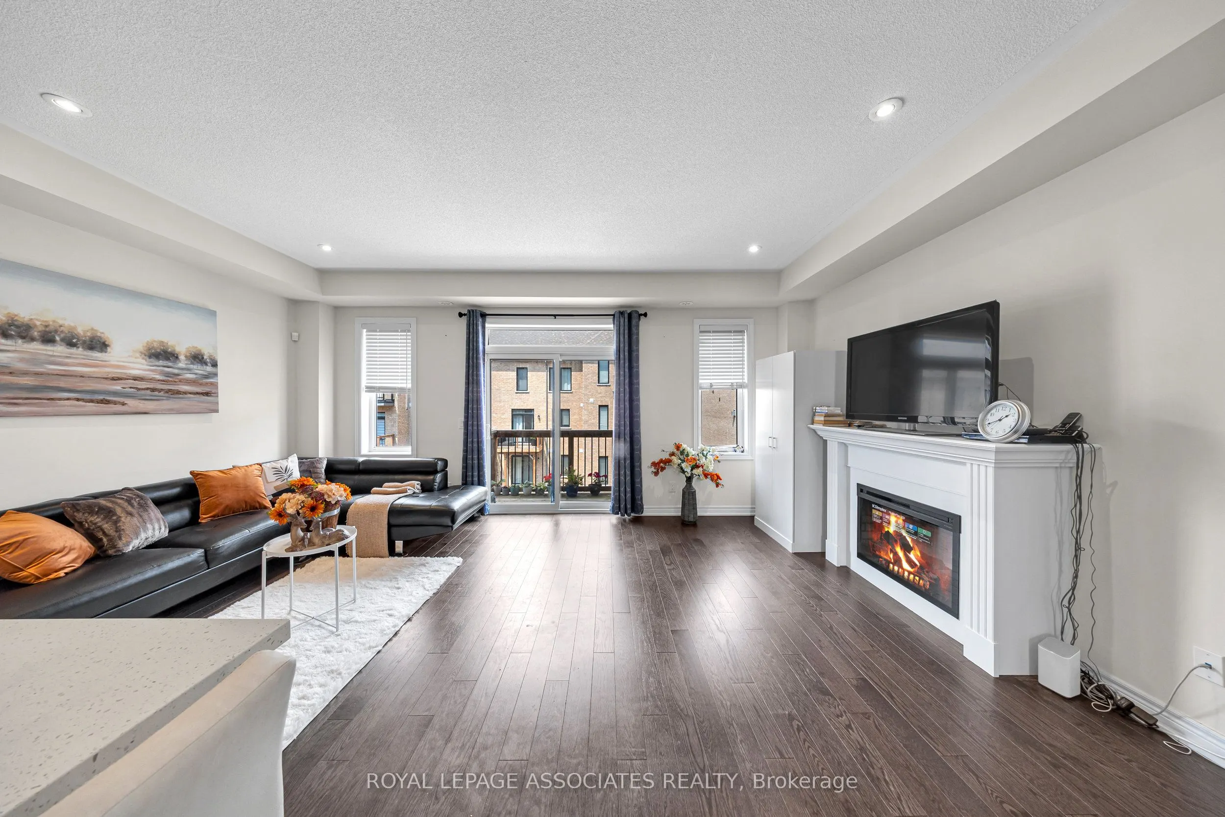 44 Elkington Crescent