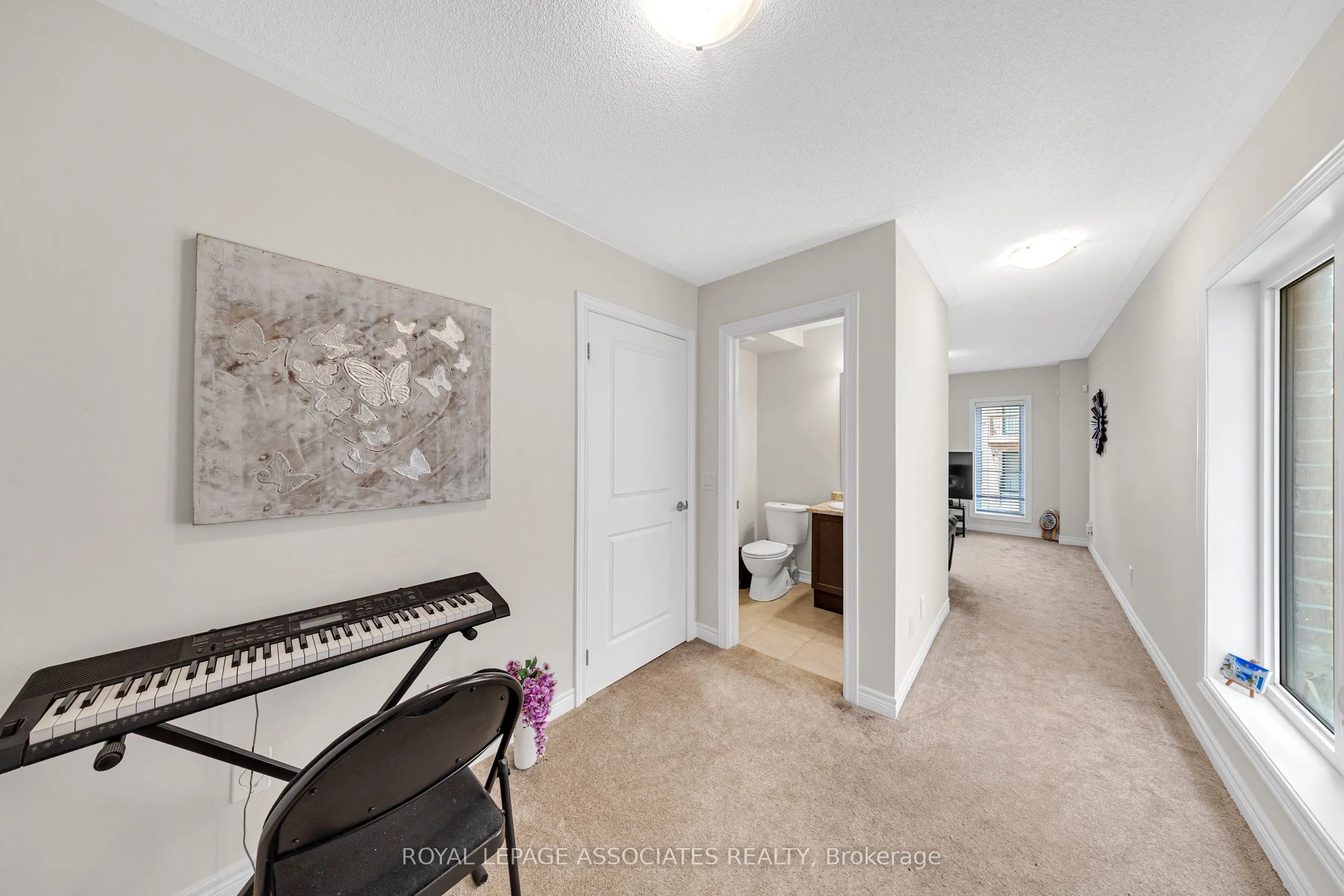 44 Elkington Crescent