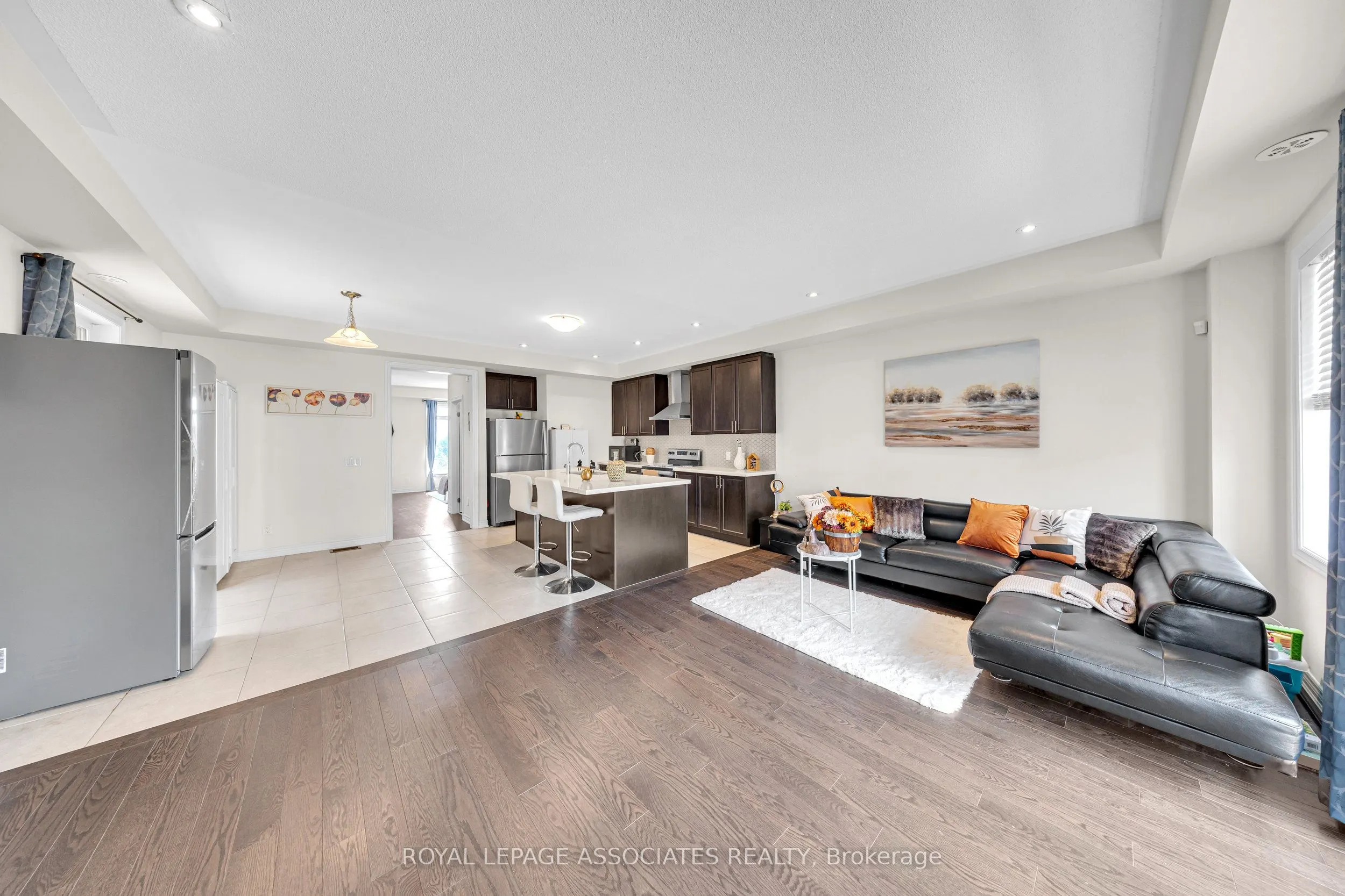 44 Elkington Crescent