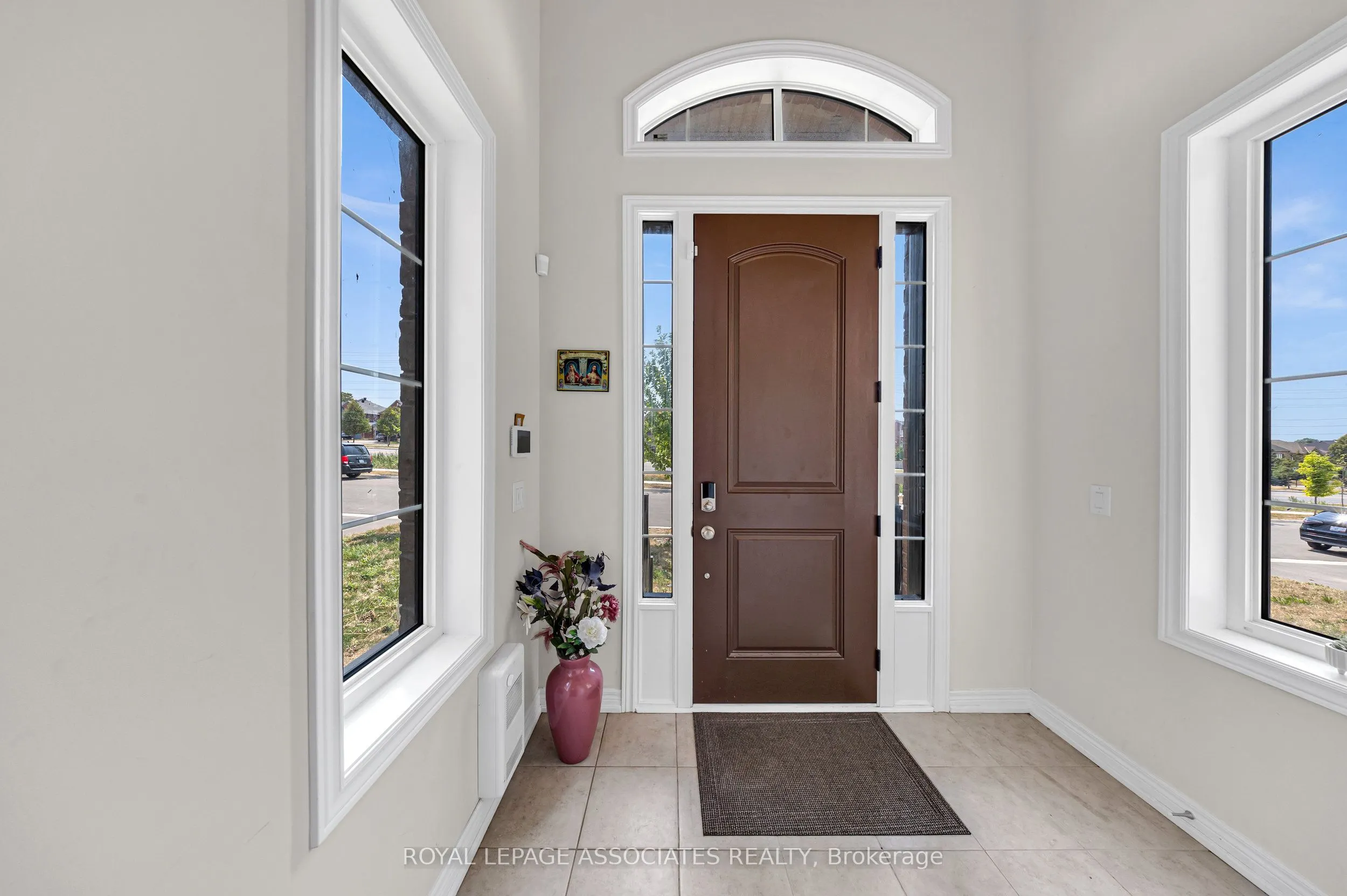 44 Elkington Crescent