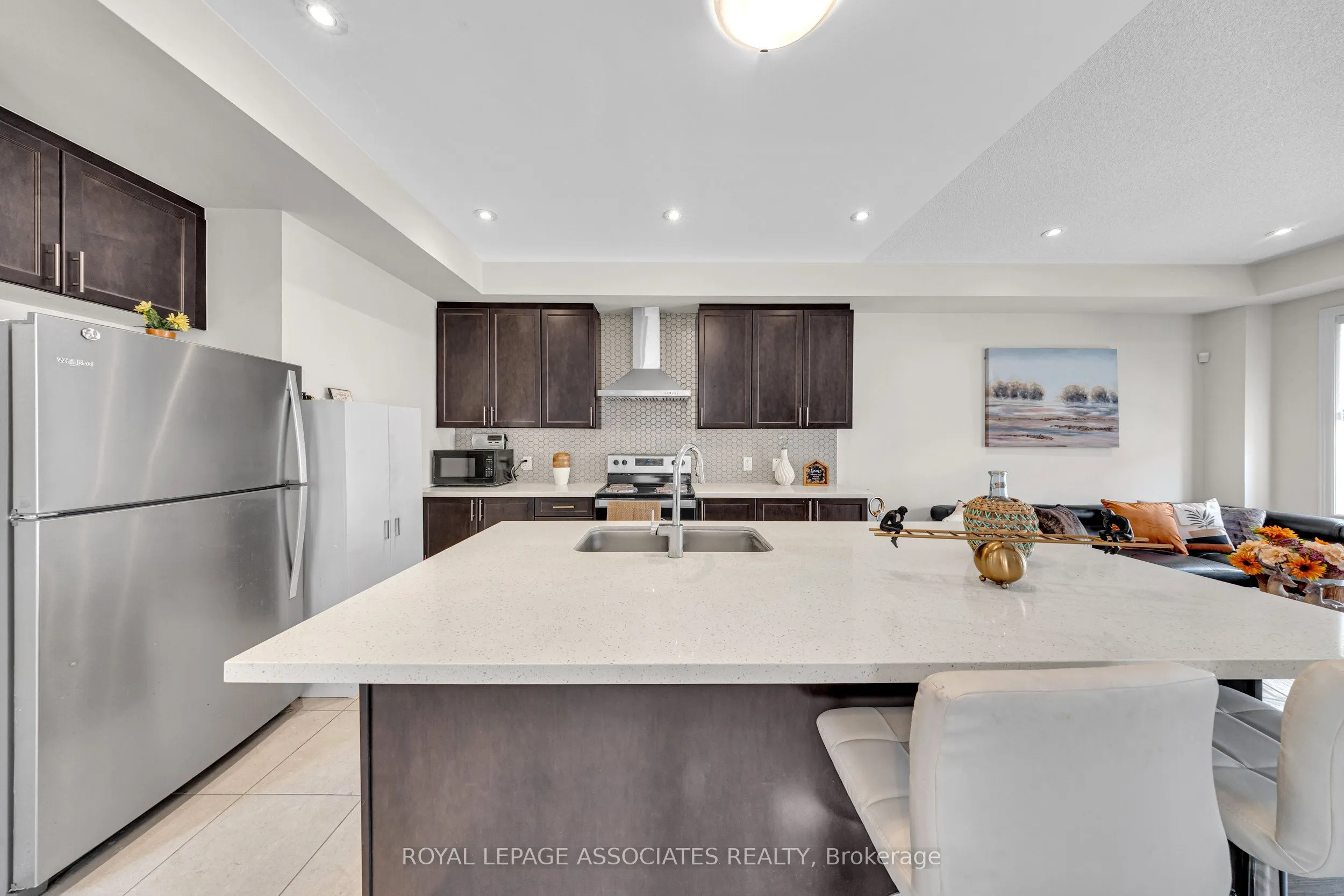 44 Elkington Crescent