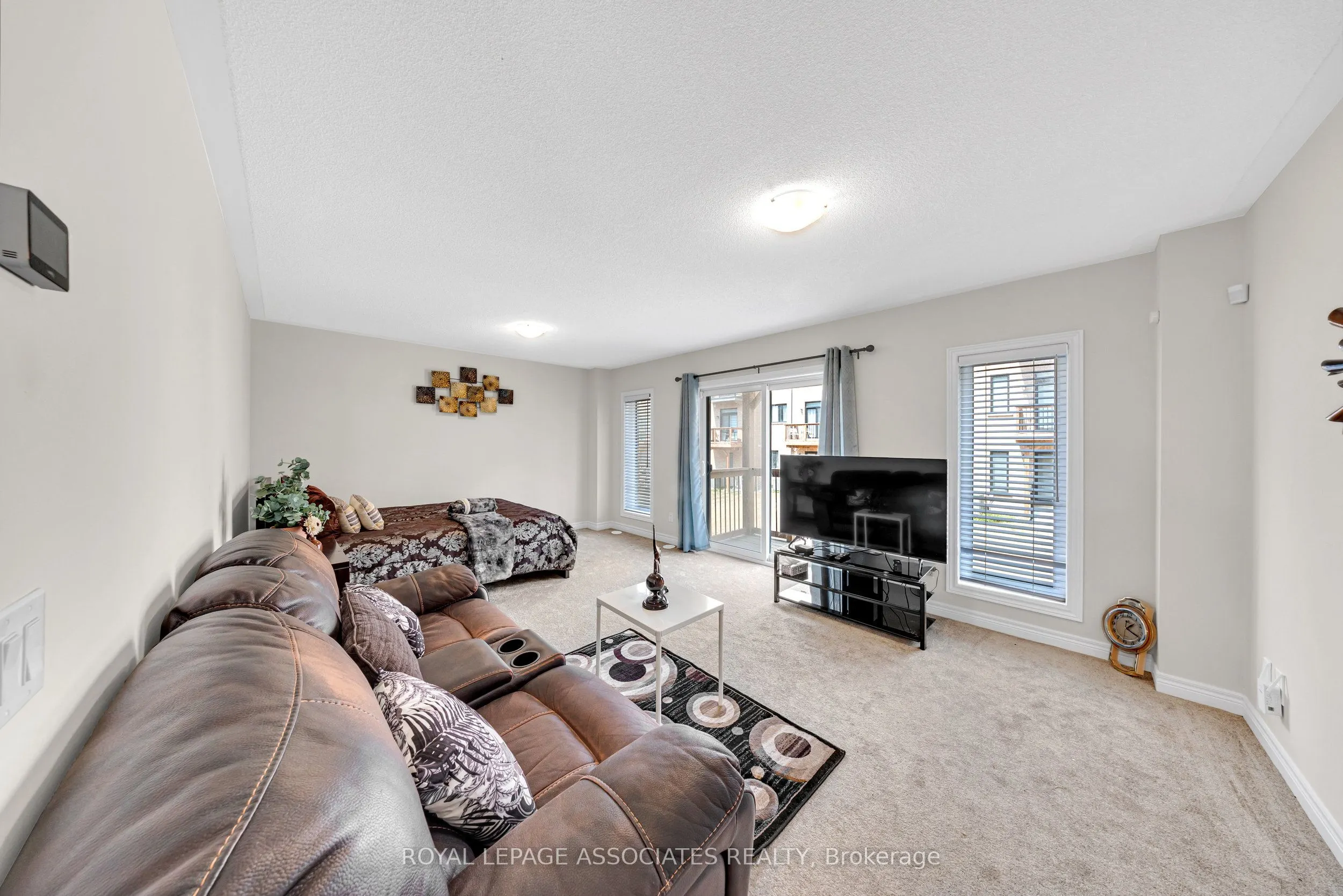 44 Elkington Crescent