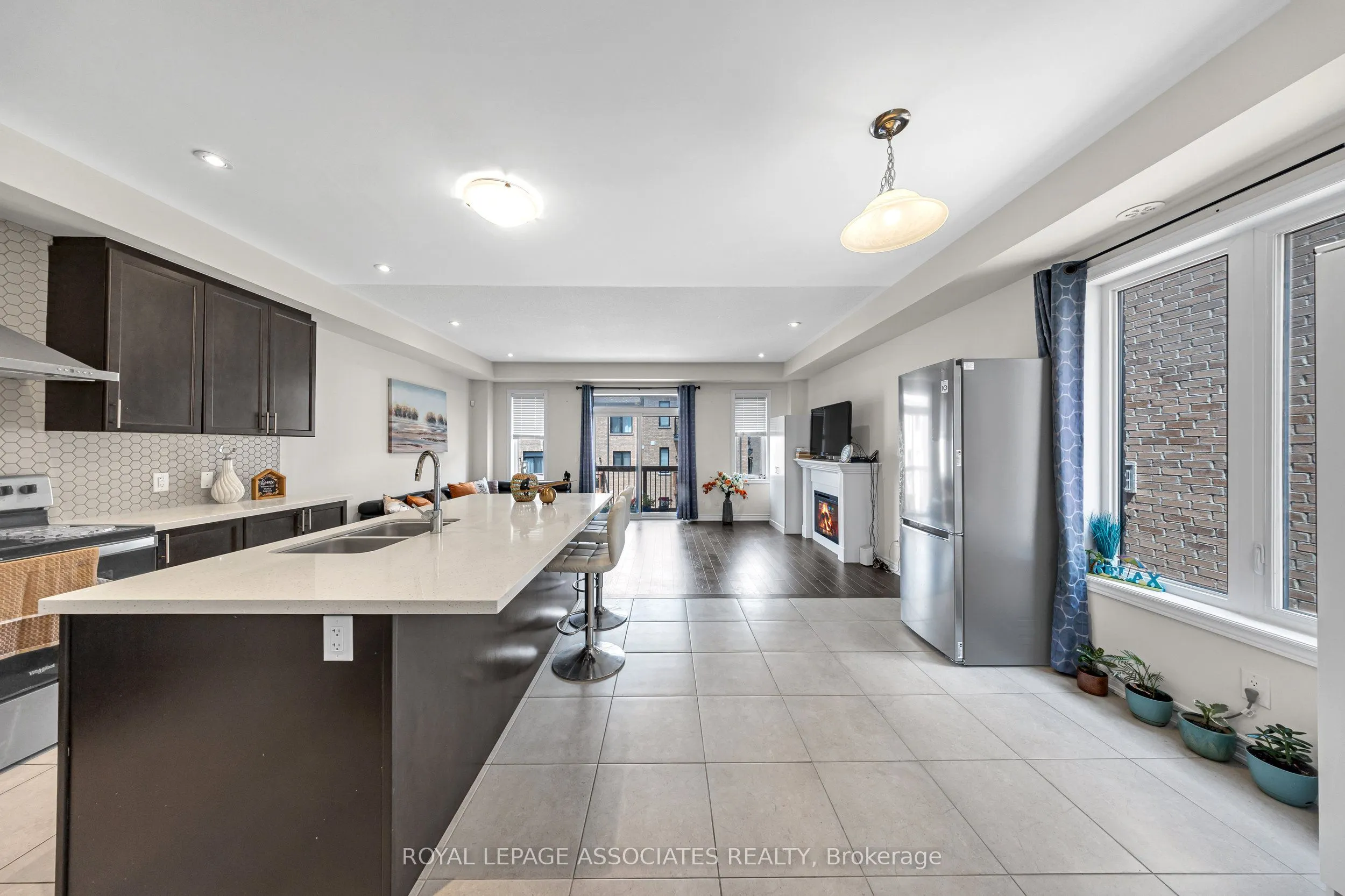 44 Elkington Crescent