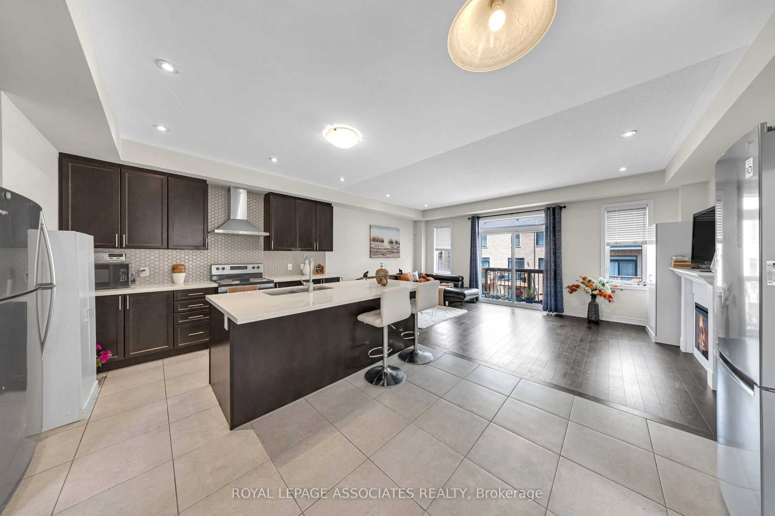 44 Elkington Crescent