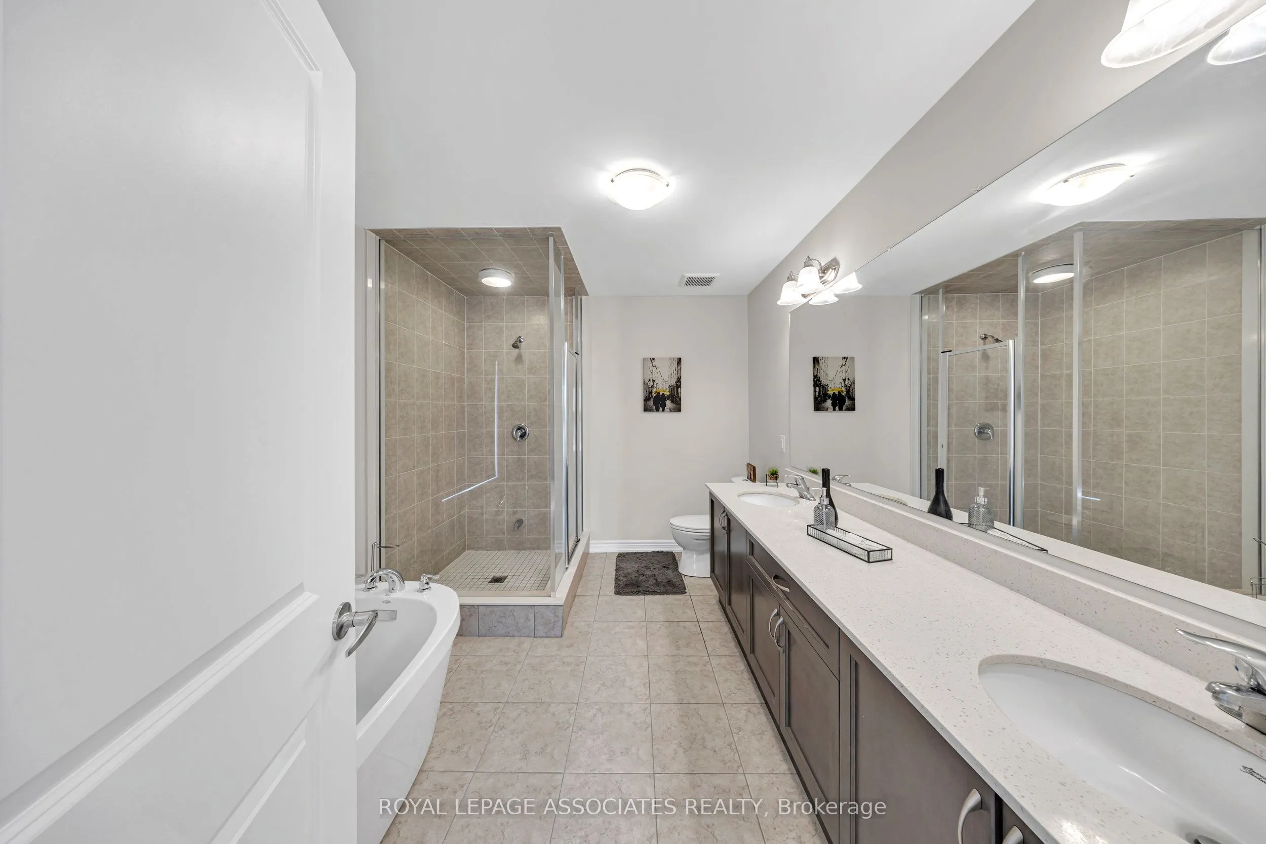 44 Elkington Crescent