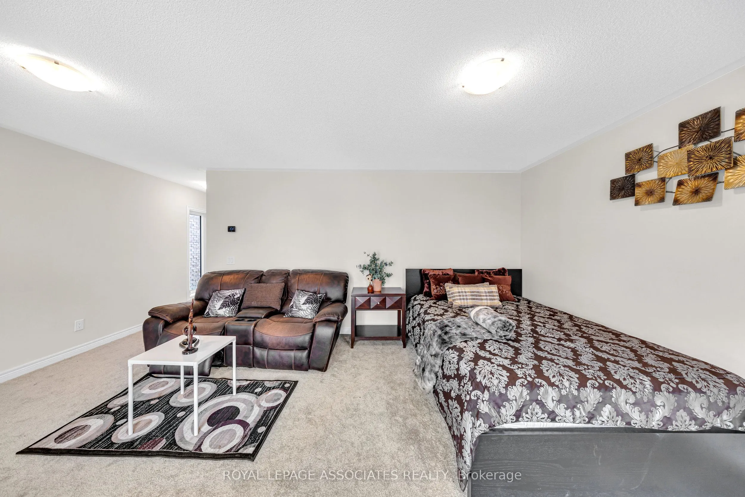 44 Elkington Crescent