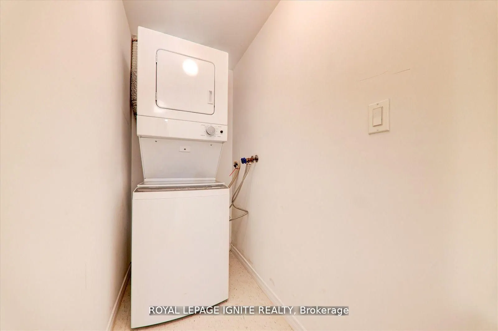 3650 Kingston Road, #808