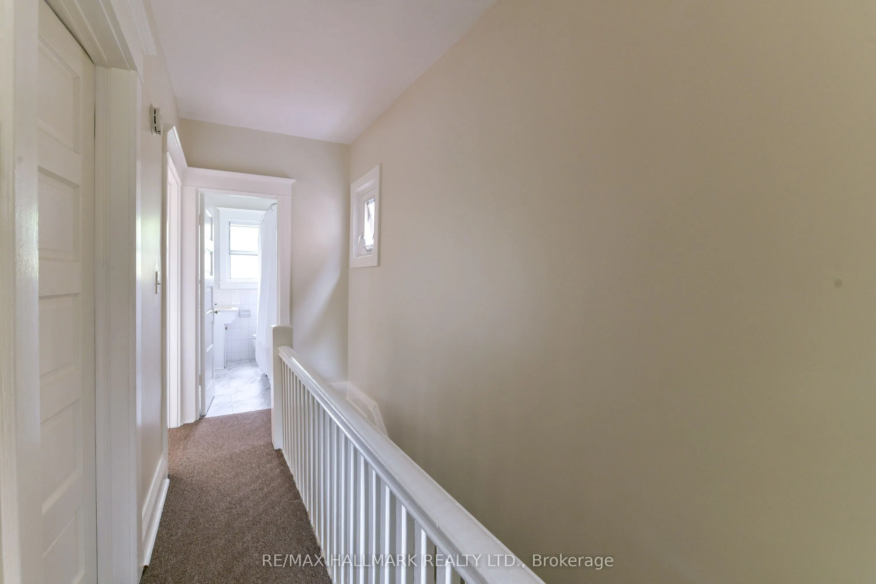 852 Carlaw Avenue