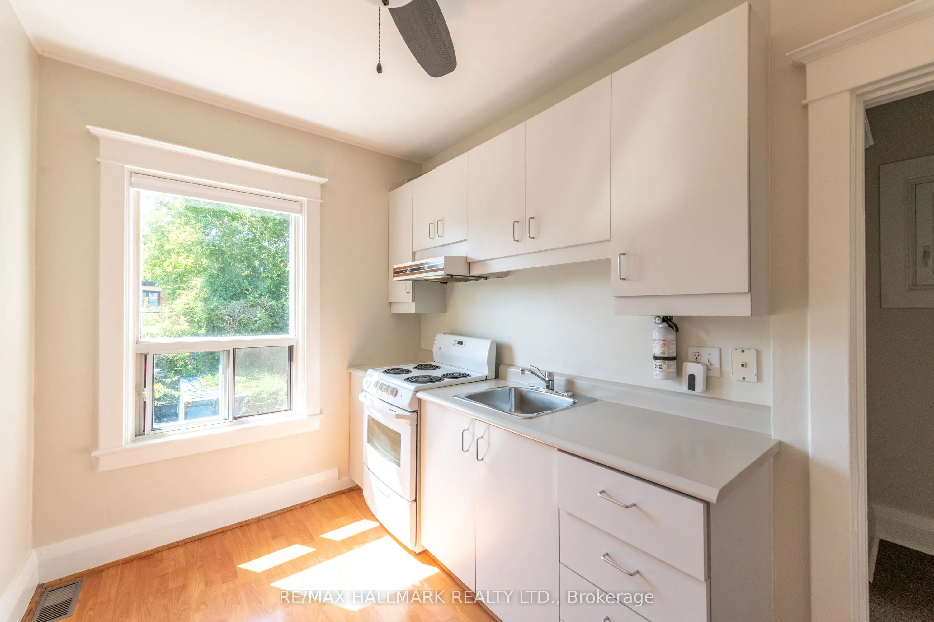 852 Carlaw Avenue