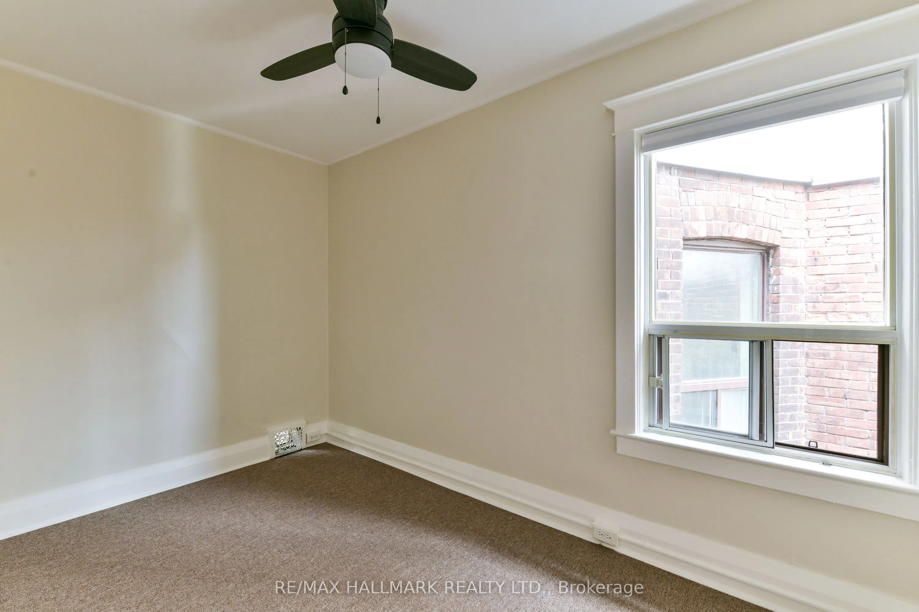 852 Carlaw Avenue