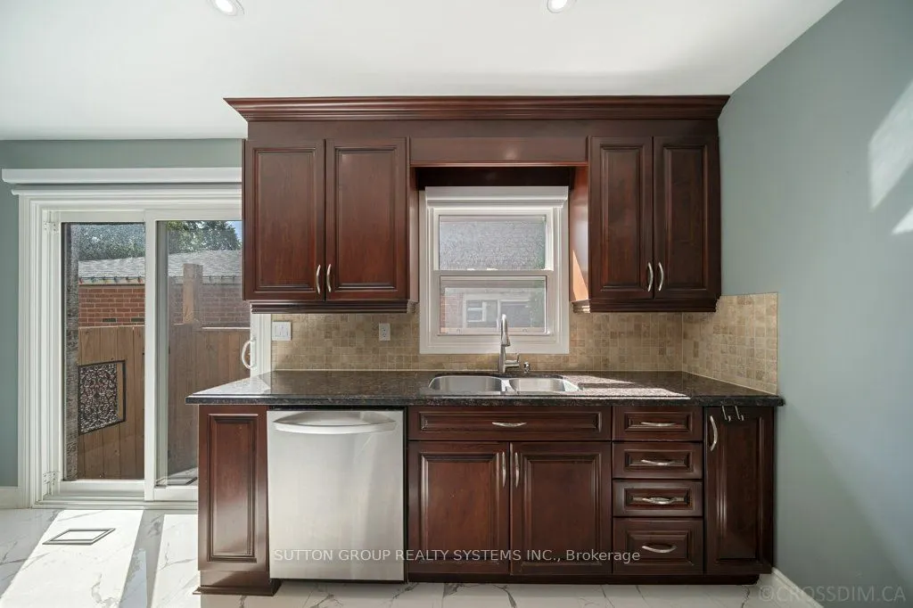 1114 Cedarcroft Crescent