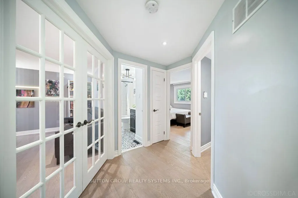 1114 Cedarcroft Crescent