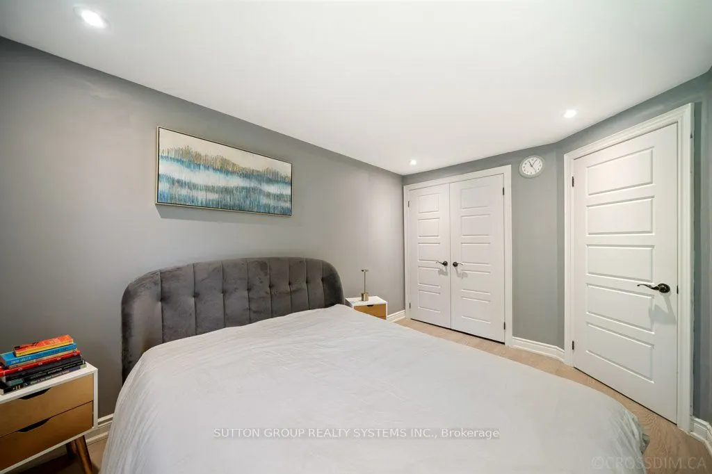 1114 Cedarcroft Crescent