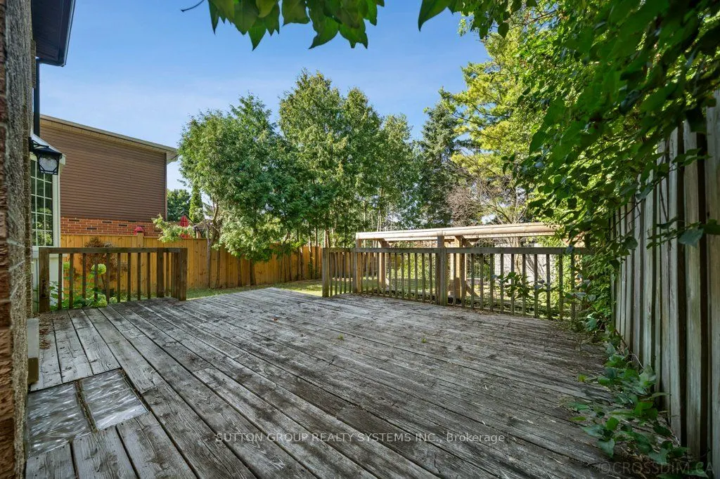 1114 Cedarcroft Crescent