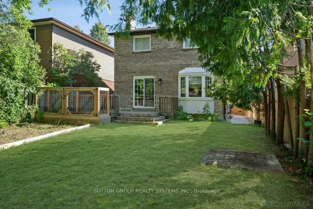 1114 Cedarcroft Crescent