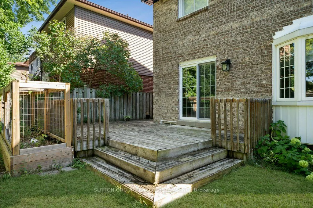 1114 Cedarcroft Crescent