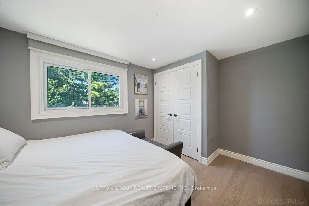 1114 Cedarcroft Crescent