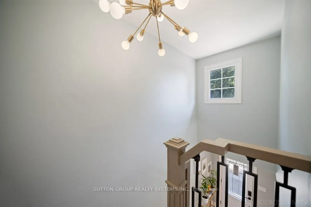 1114 Cedarcroft Crescent