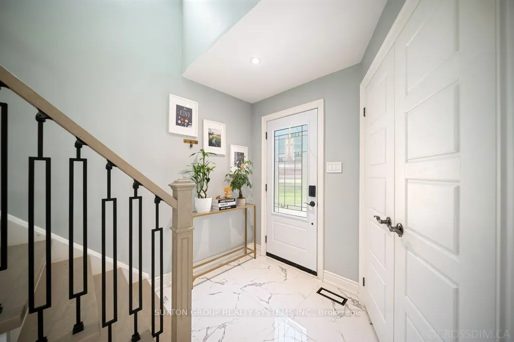 1114 Cedarcroft Crescent