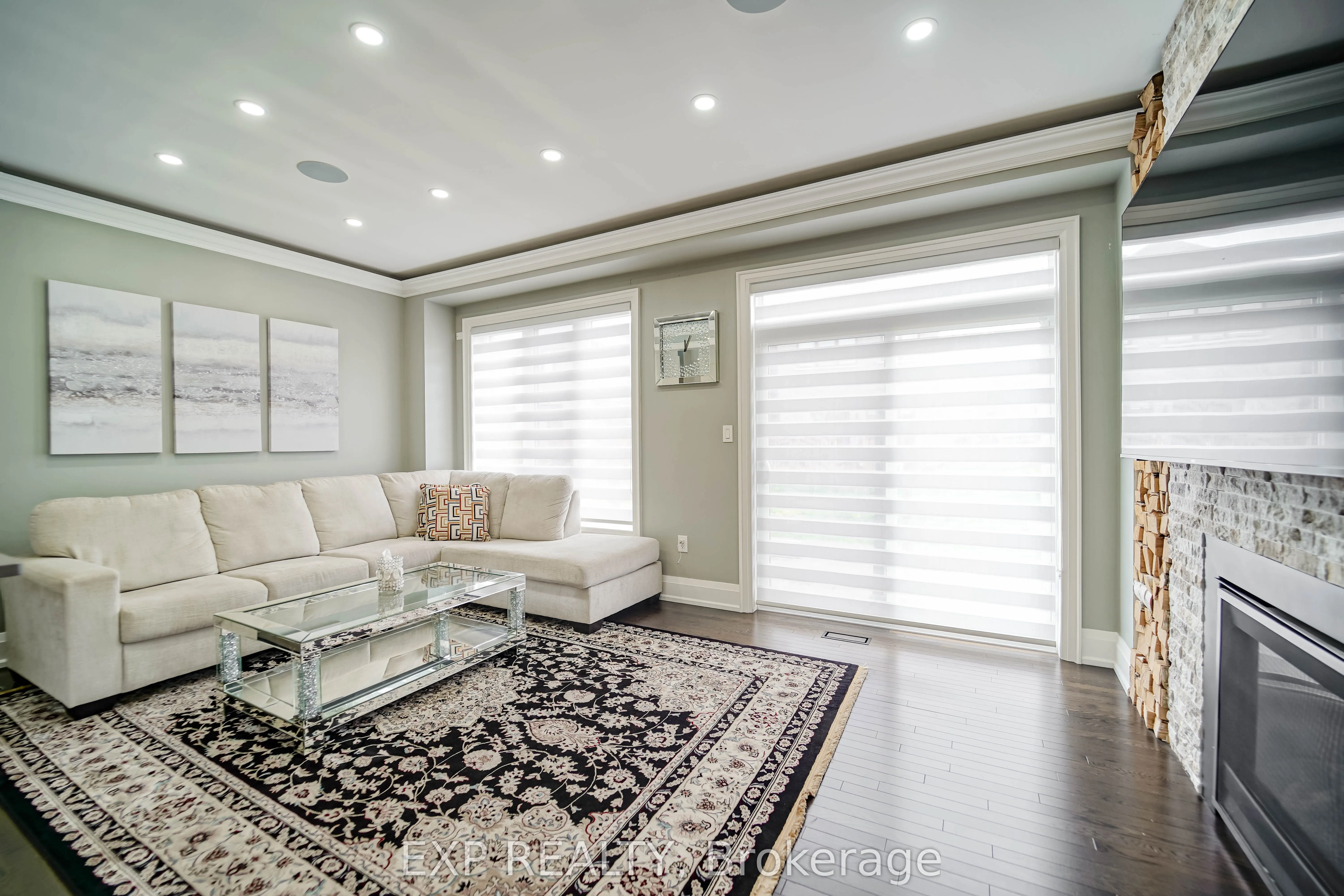 25 Christine Elliott Avenue