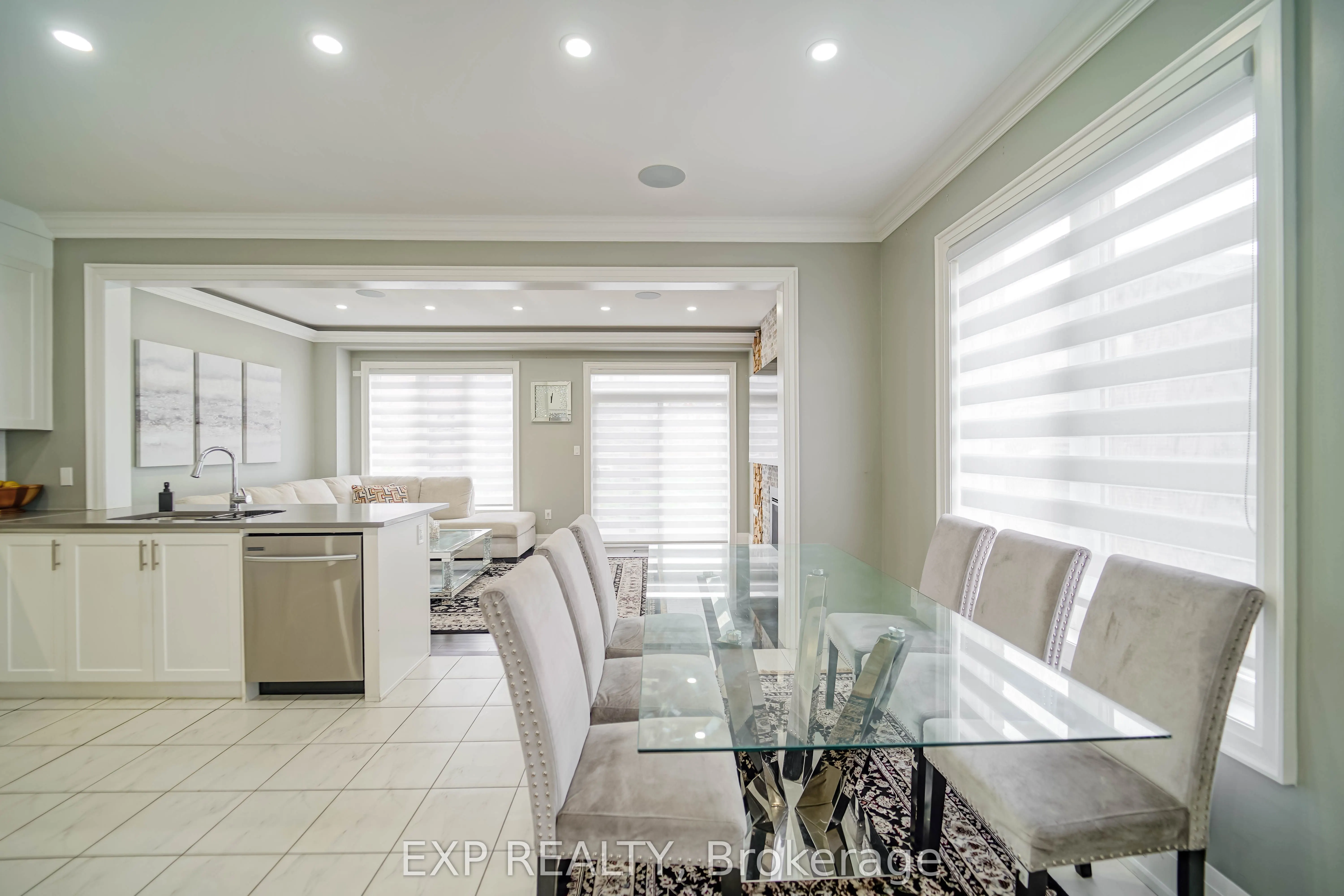 25 Christine Elliott Avenue