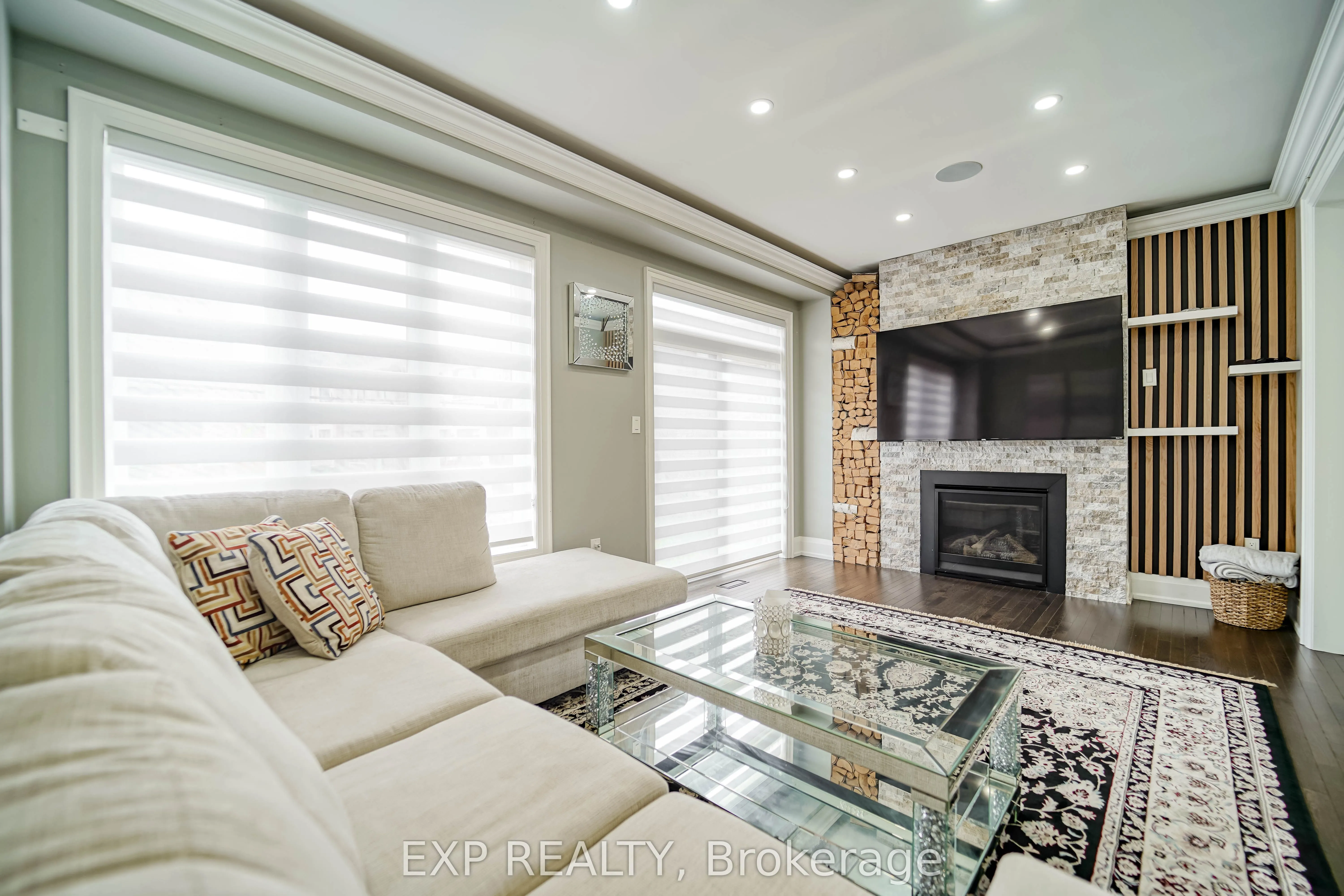 25 Christine Elliott Avenue