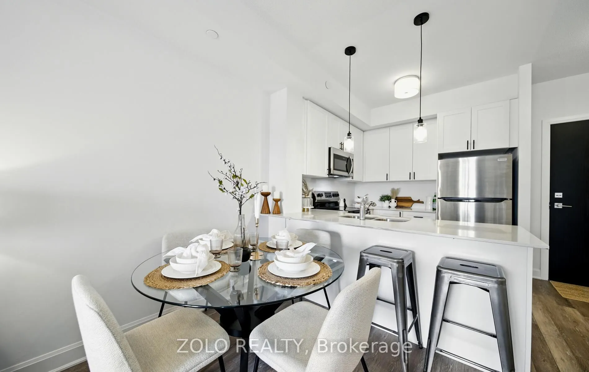 50 Lakebreeze Drive, #215