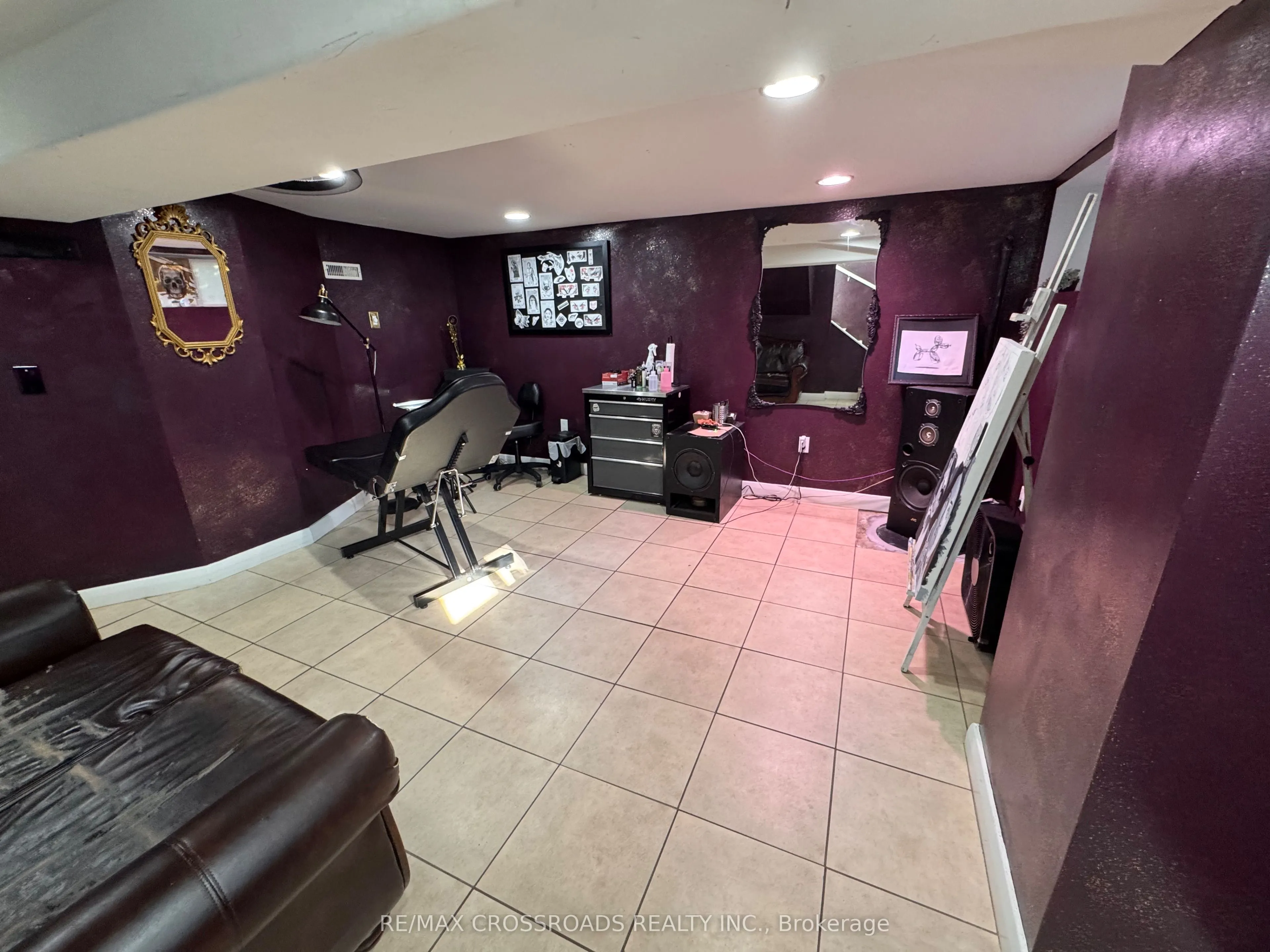 951 Simcoe Street N