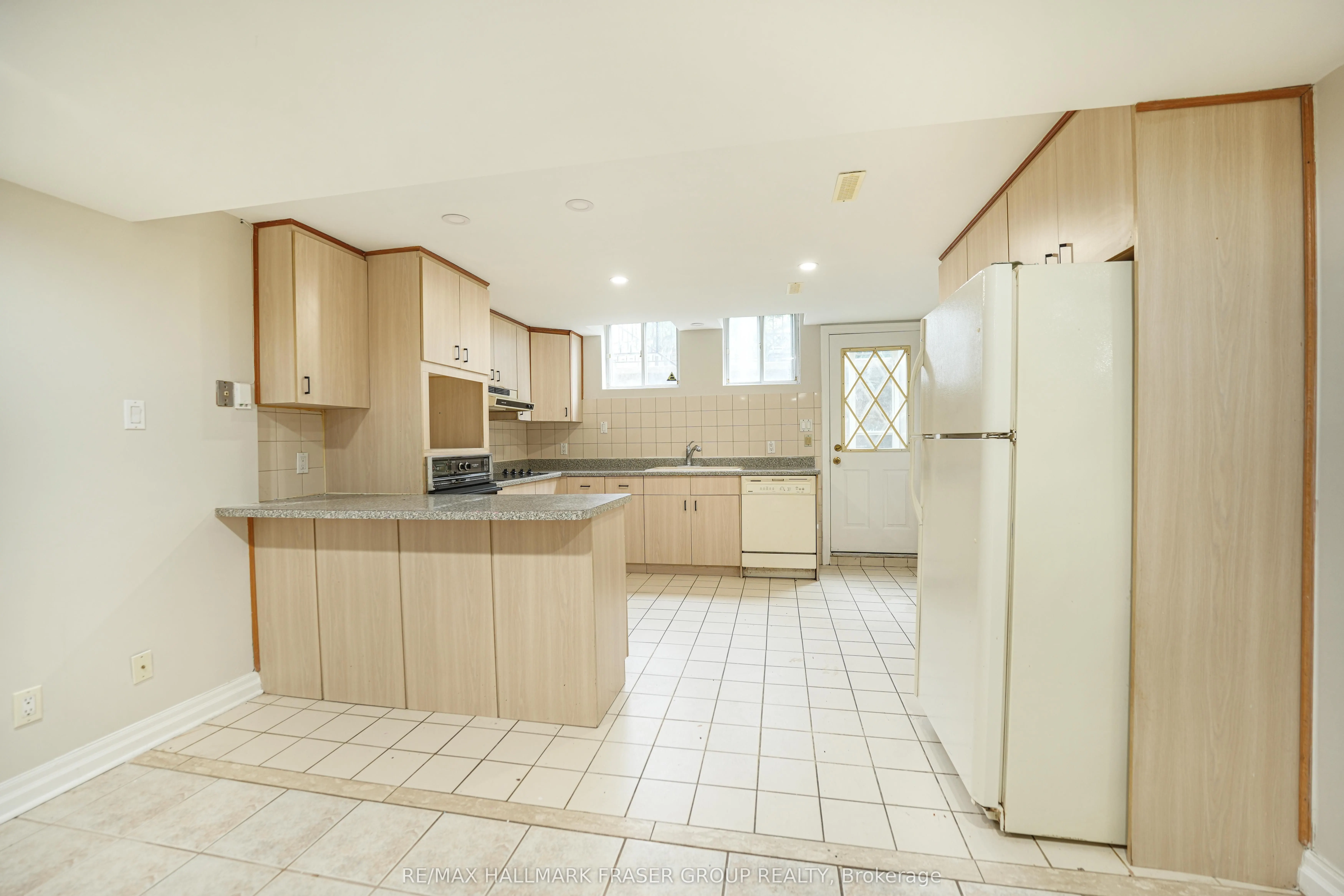 44 Carlisle Crescent, #Basement