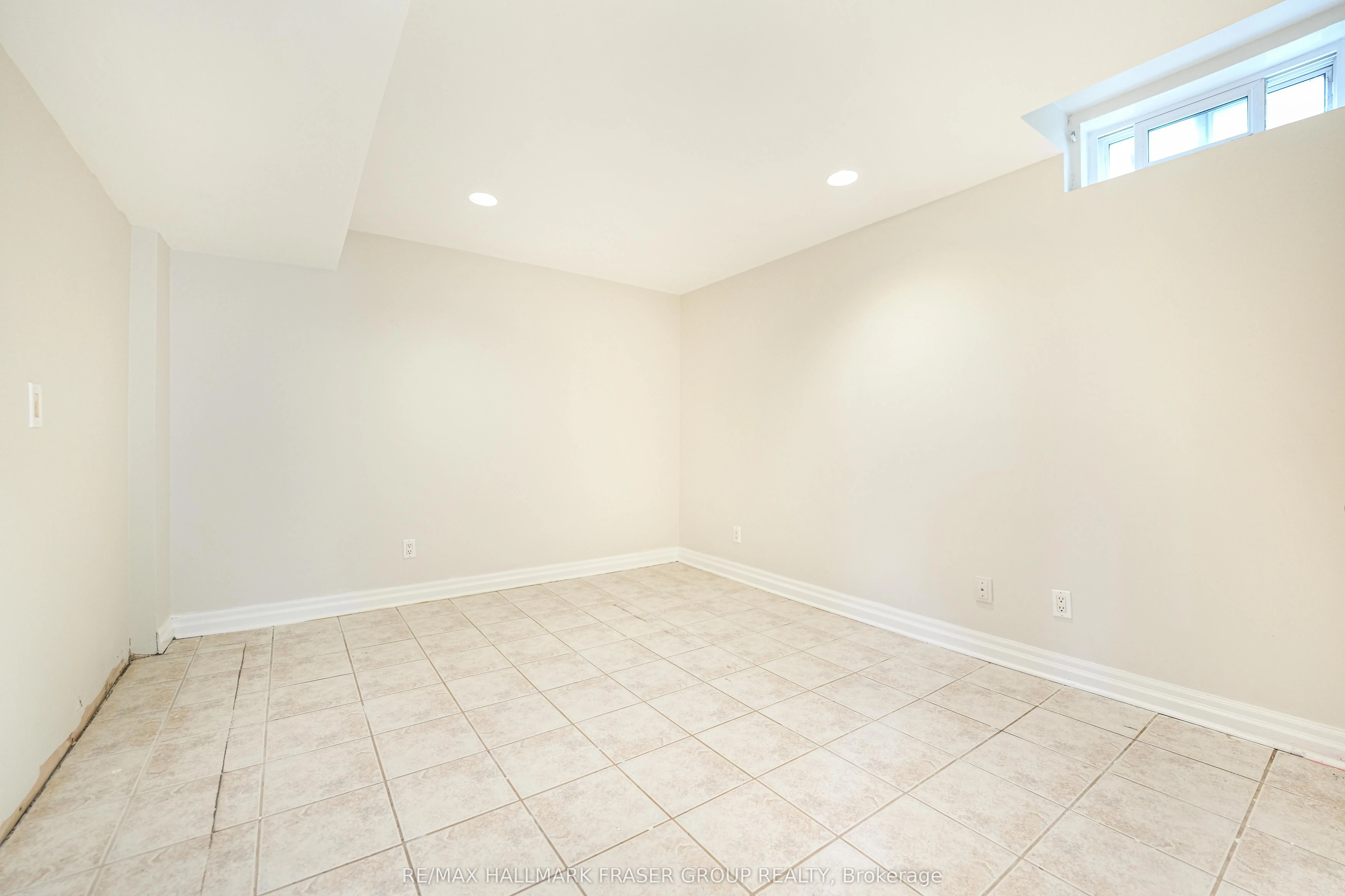 44 Carlisle Crescent, #Basement