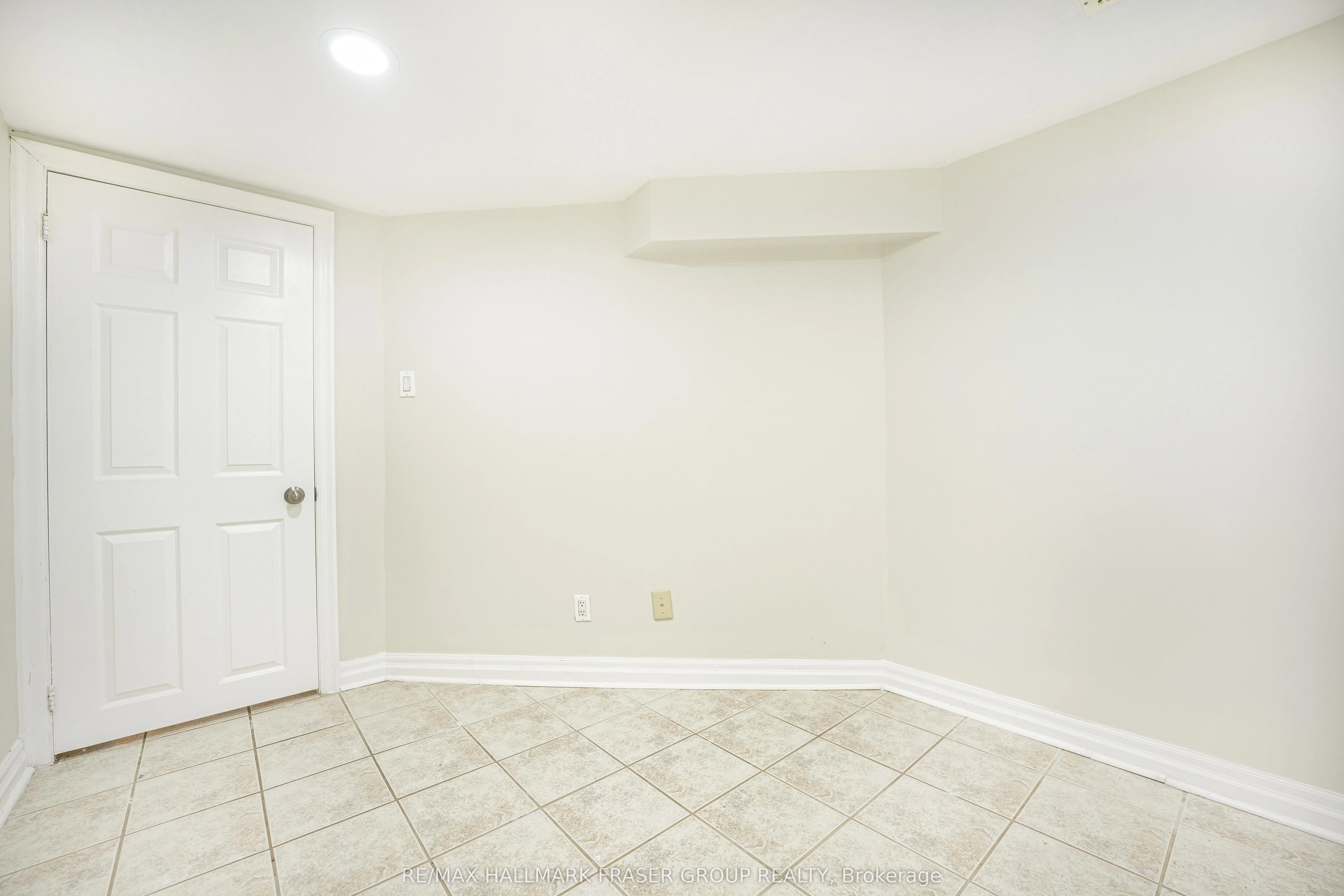 44 Carlisle Crescent, #Basement