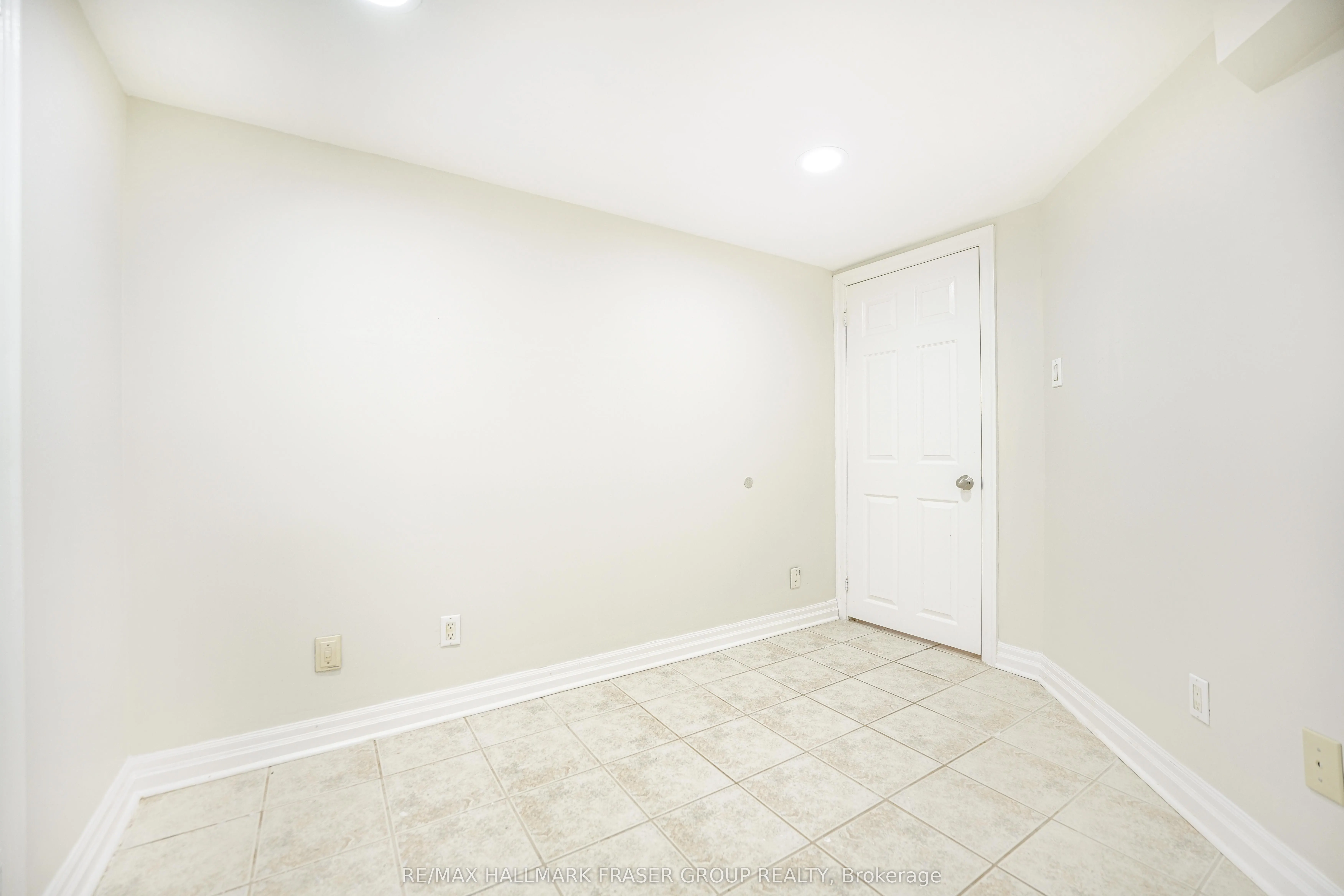 44 Carlisle Crescent, #Basement