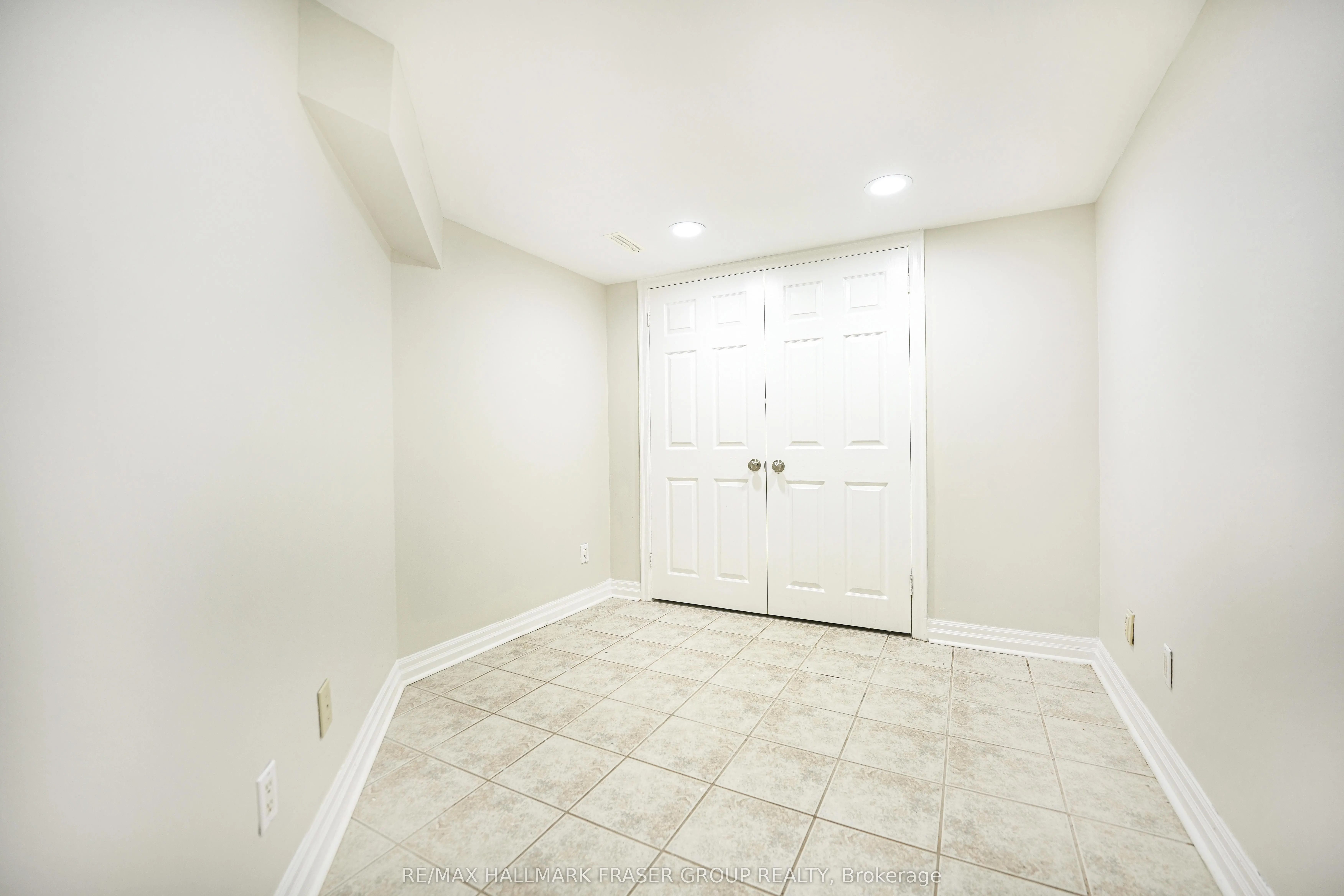 44 Carlisle Crescent, #Basement
