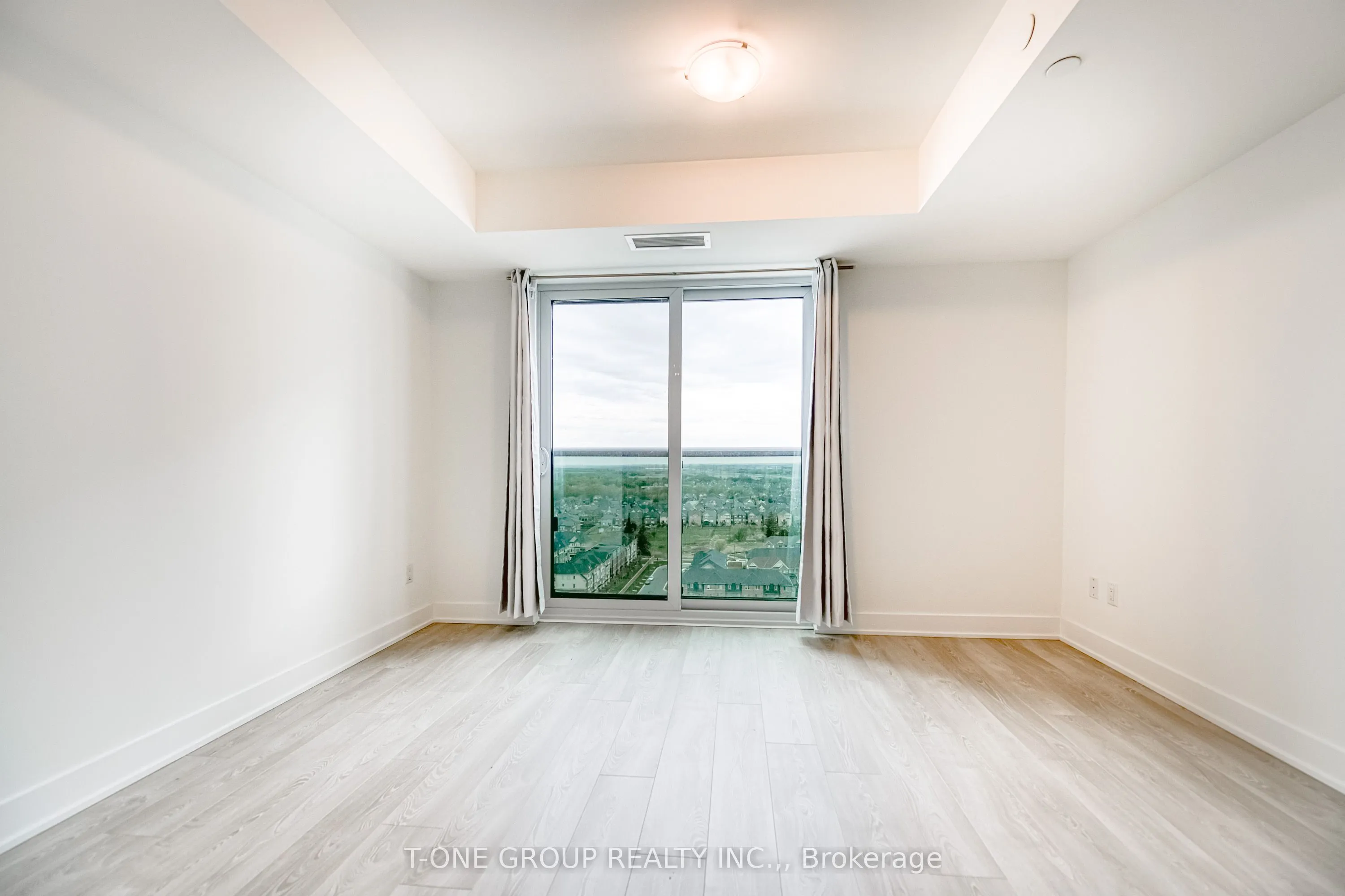 2545 Simcoe Street, #1709