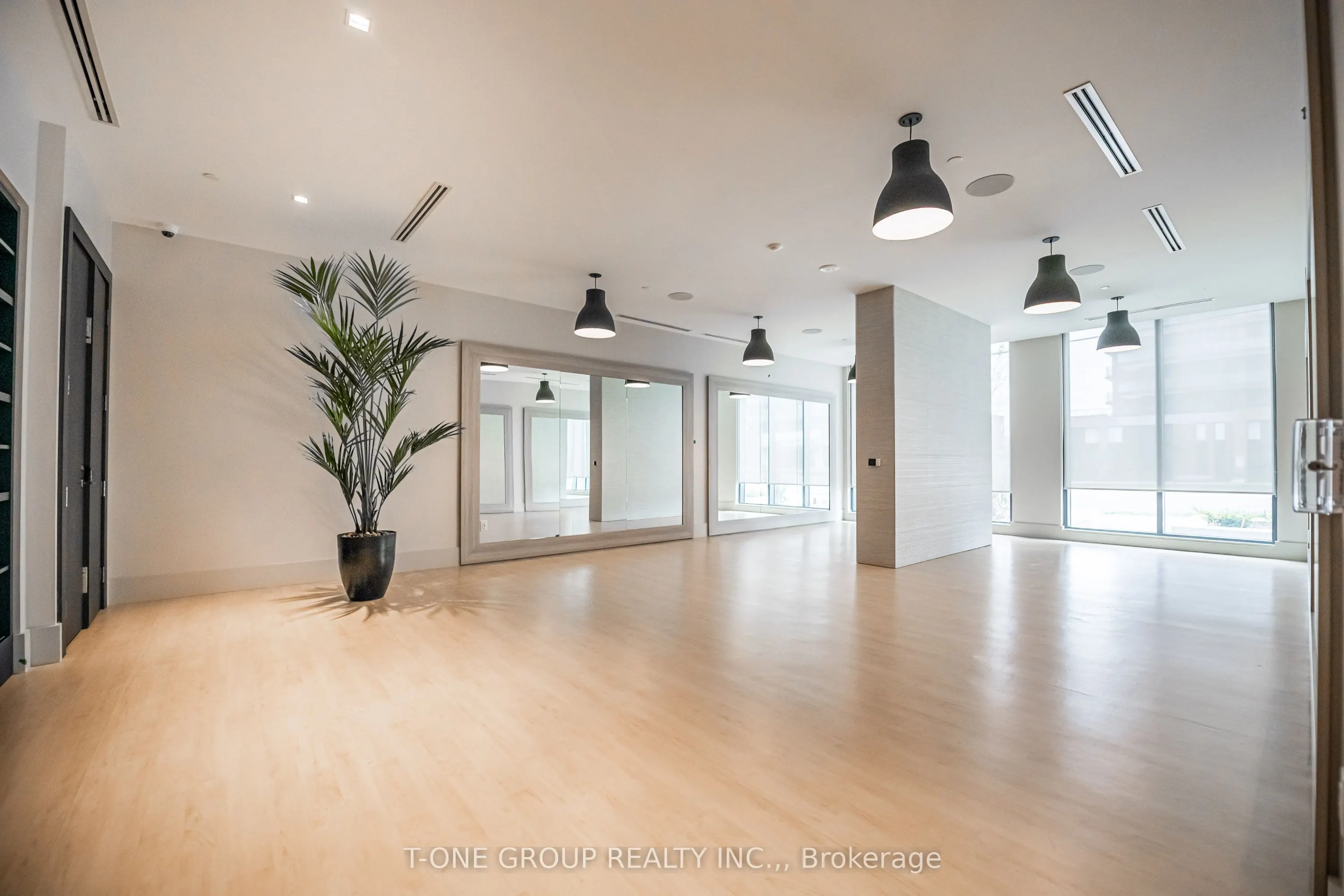 2545 Simcoe Street, #1709