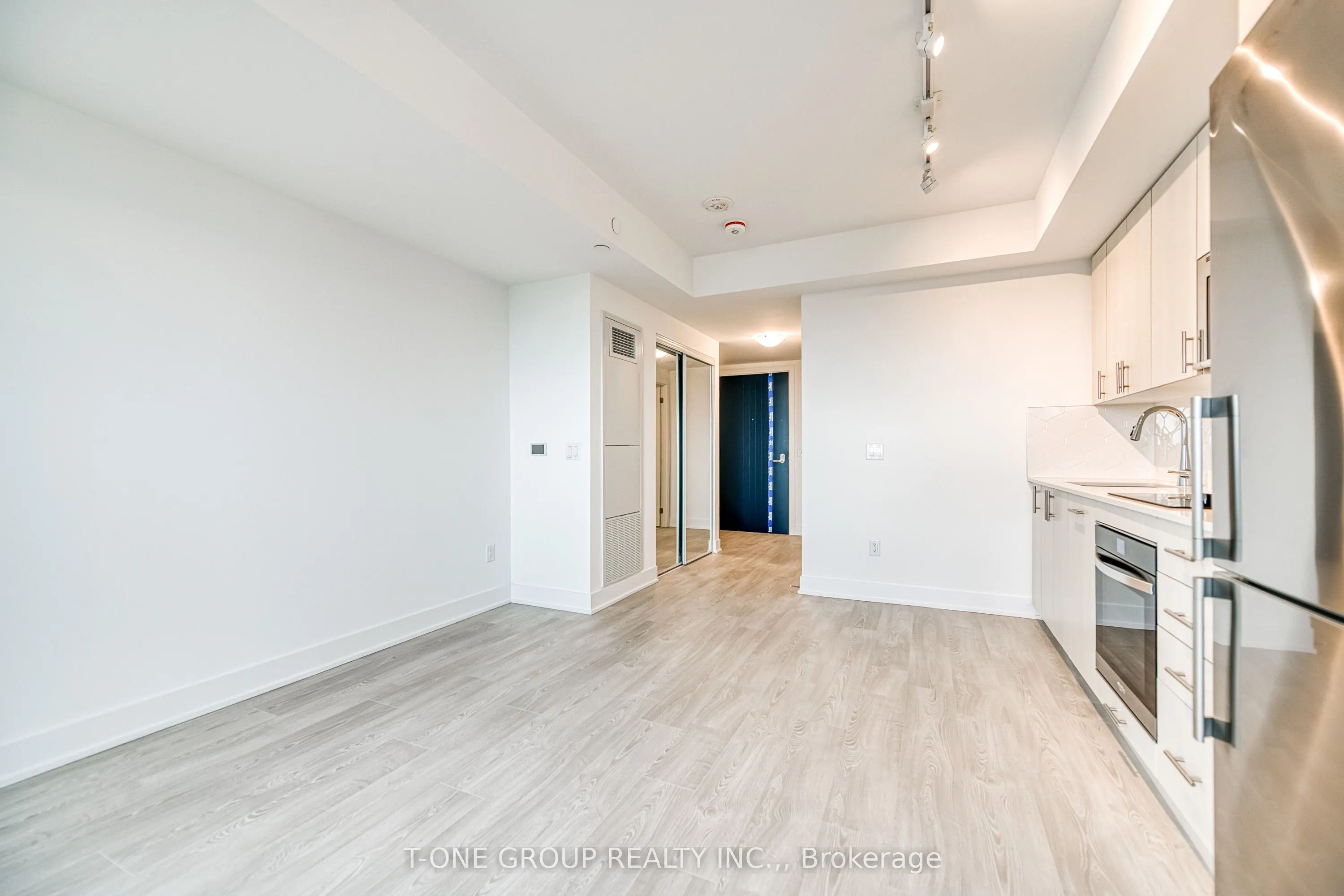 2545 Simcoe Street, #1709