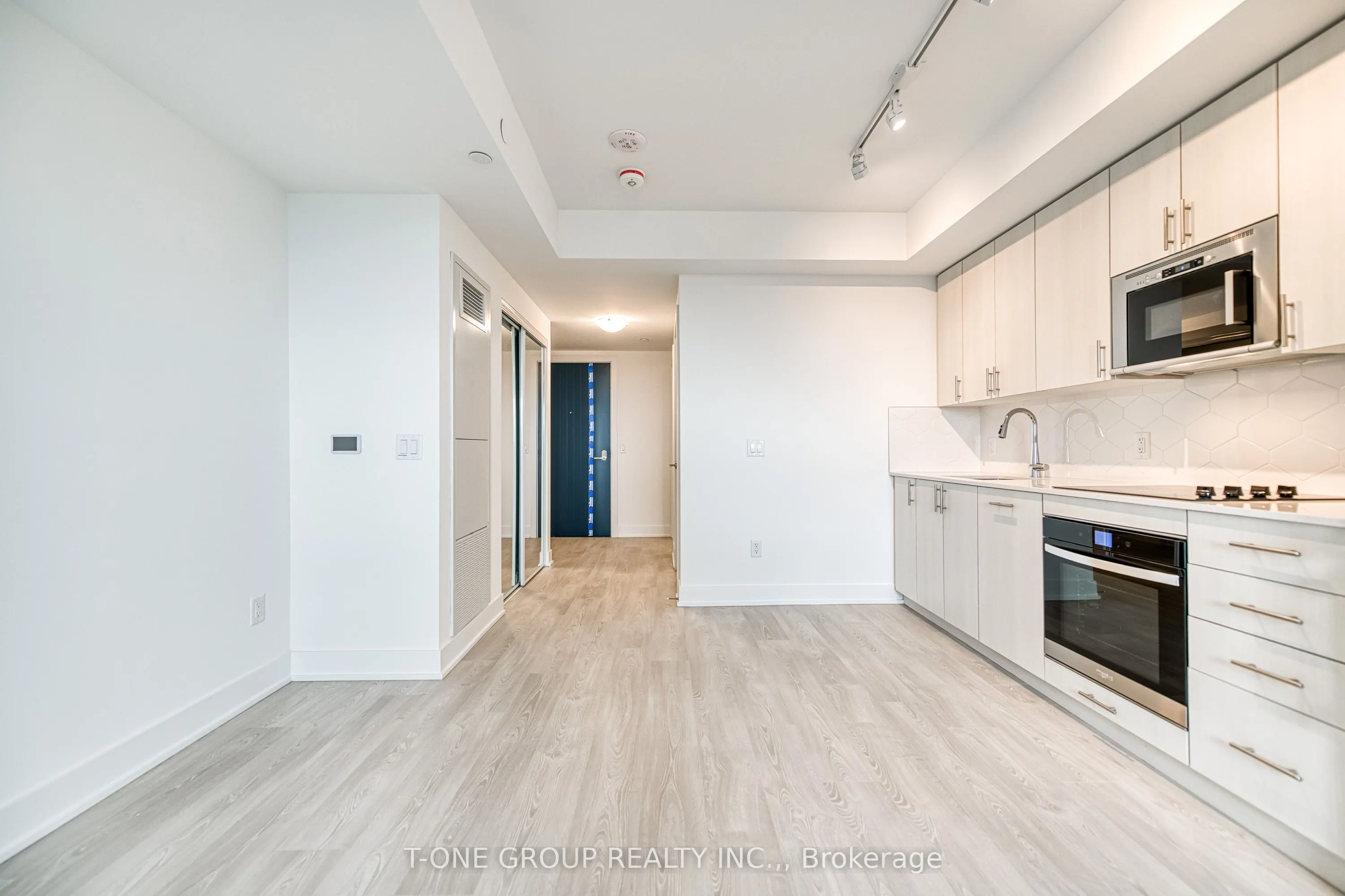 2545 Simcoe Street, #1709