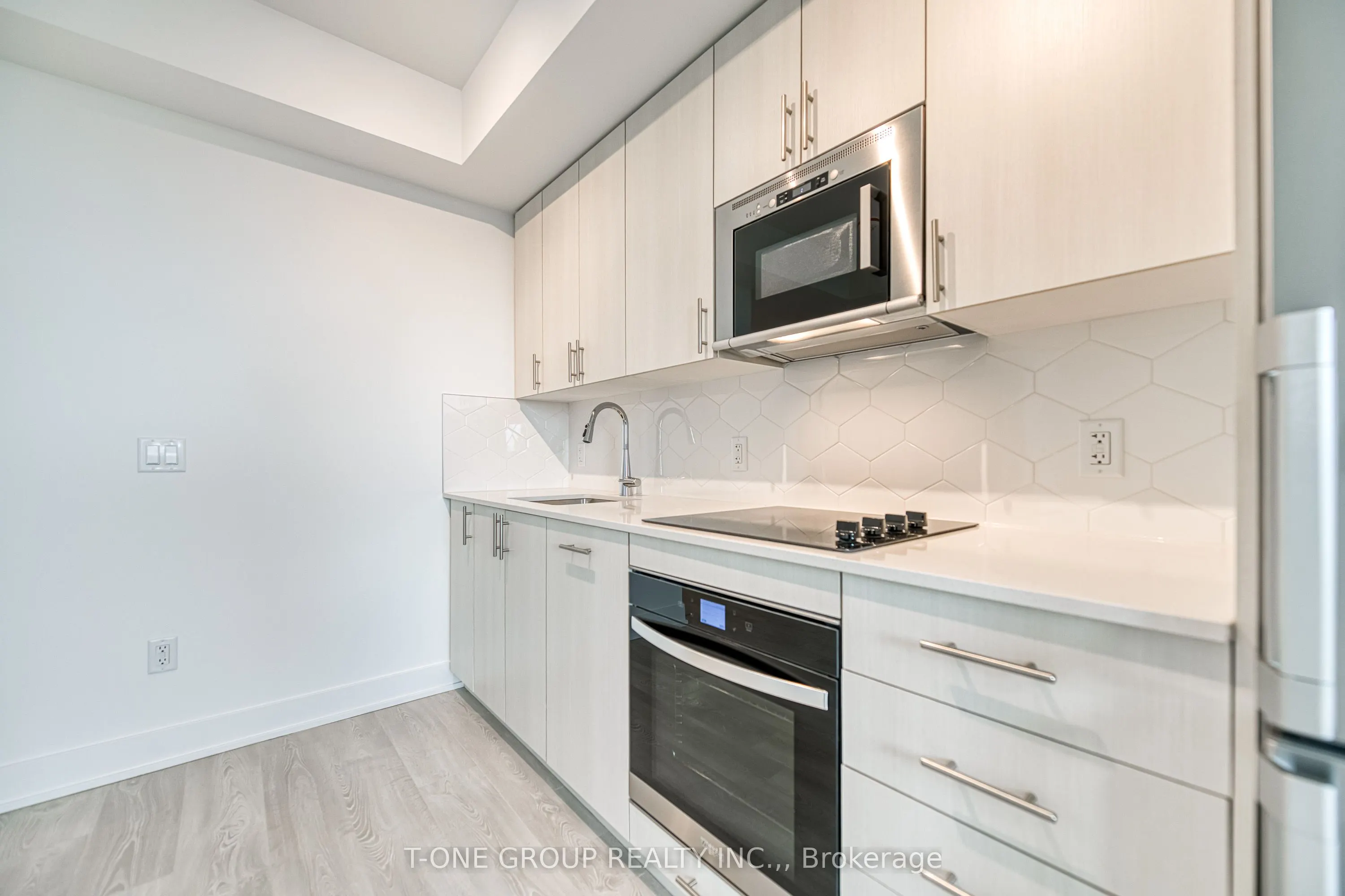 2545 Simcoe Street, #1709
