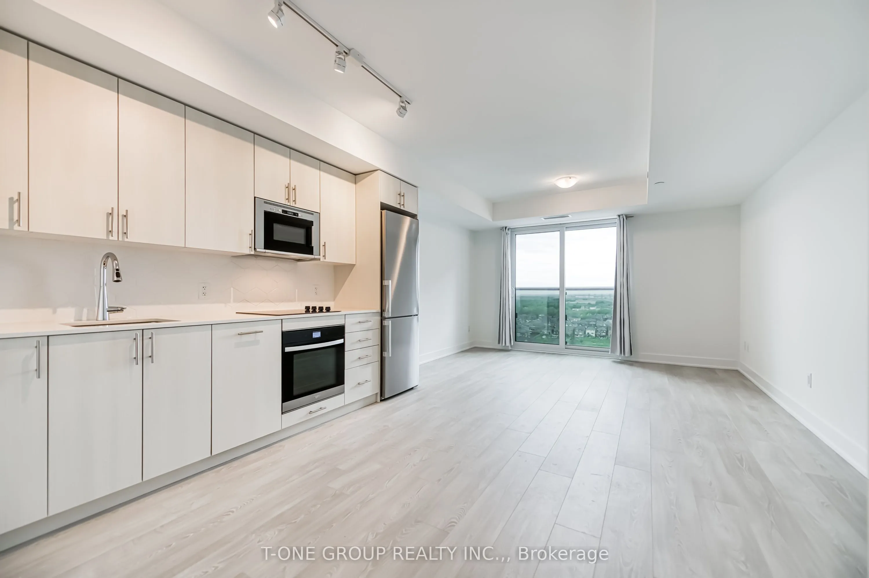 2545 Simcoe Street, #1709