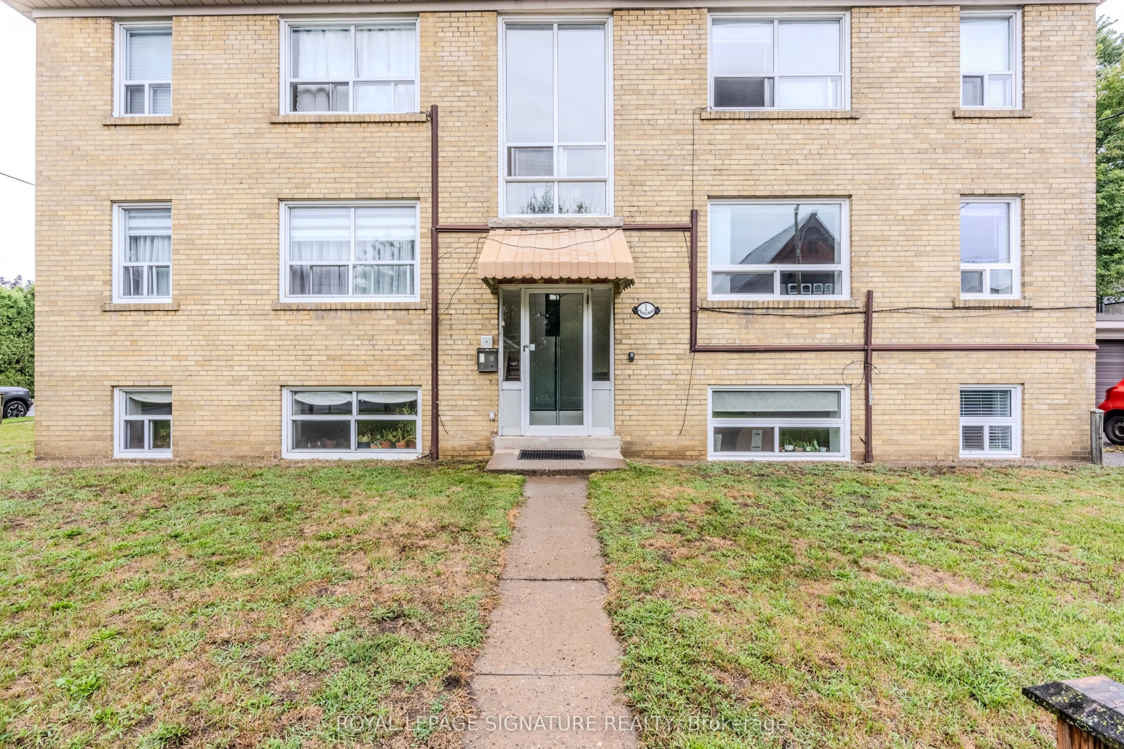1 Hassard Avenue, #3
