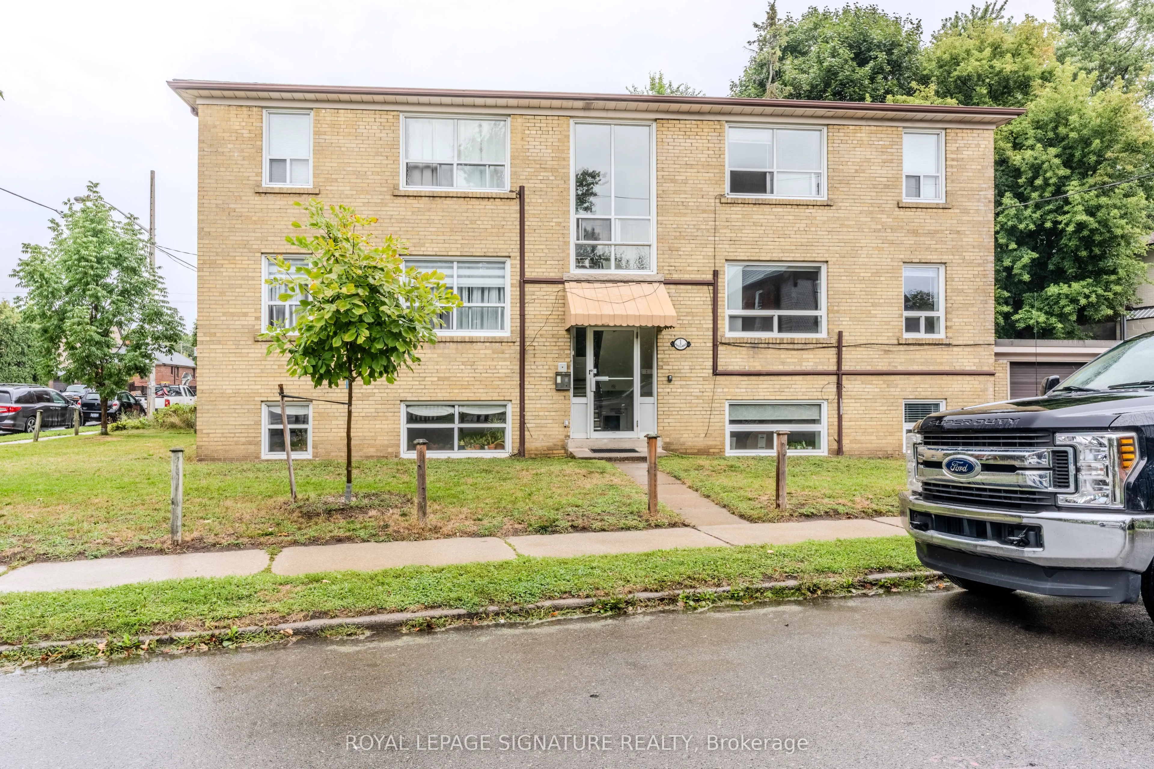 1 Hassard Avenue, #3