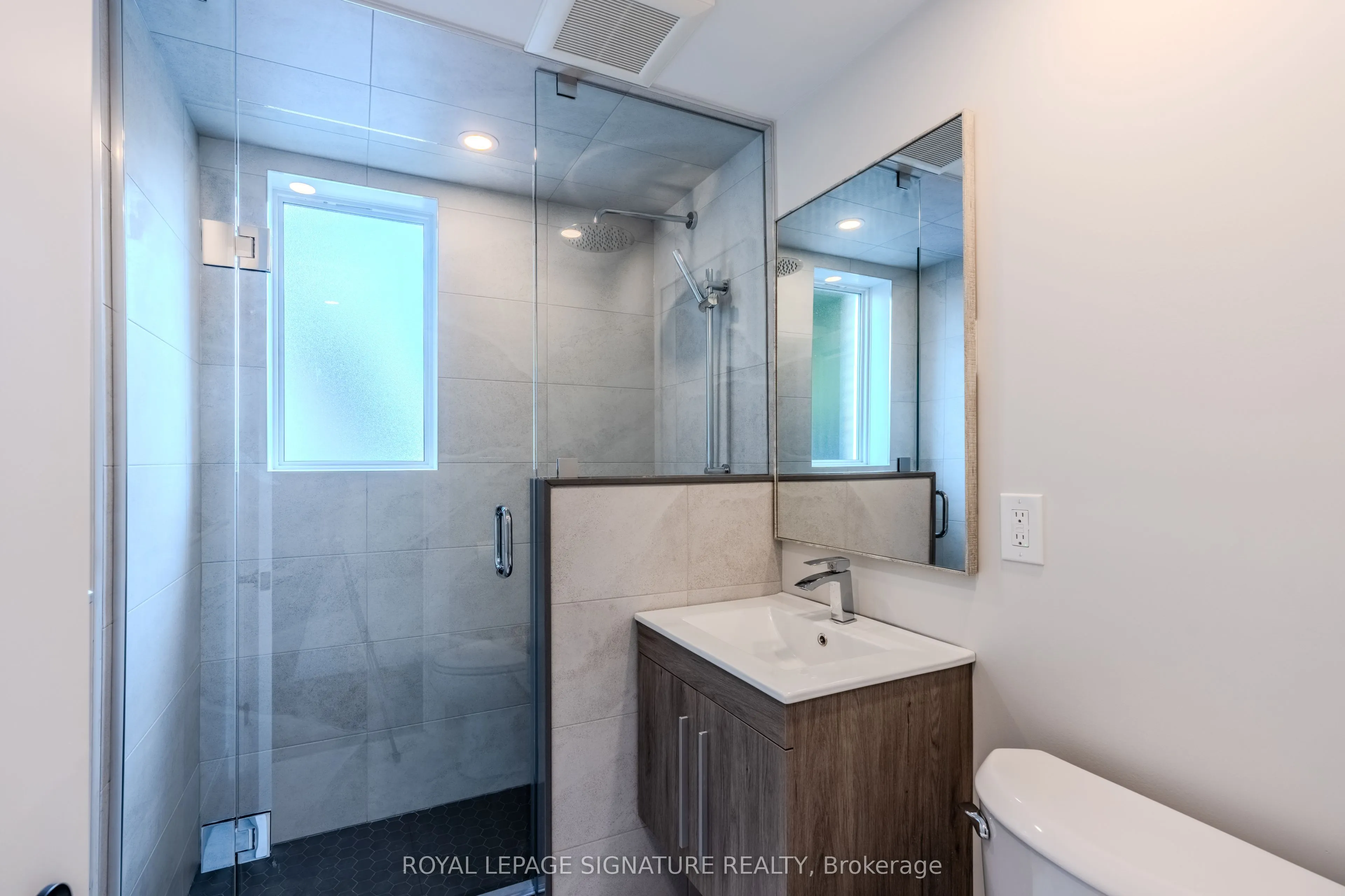1 Hassard Avenue, #3