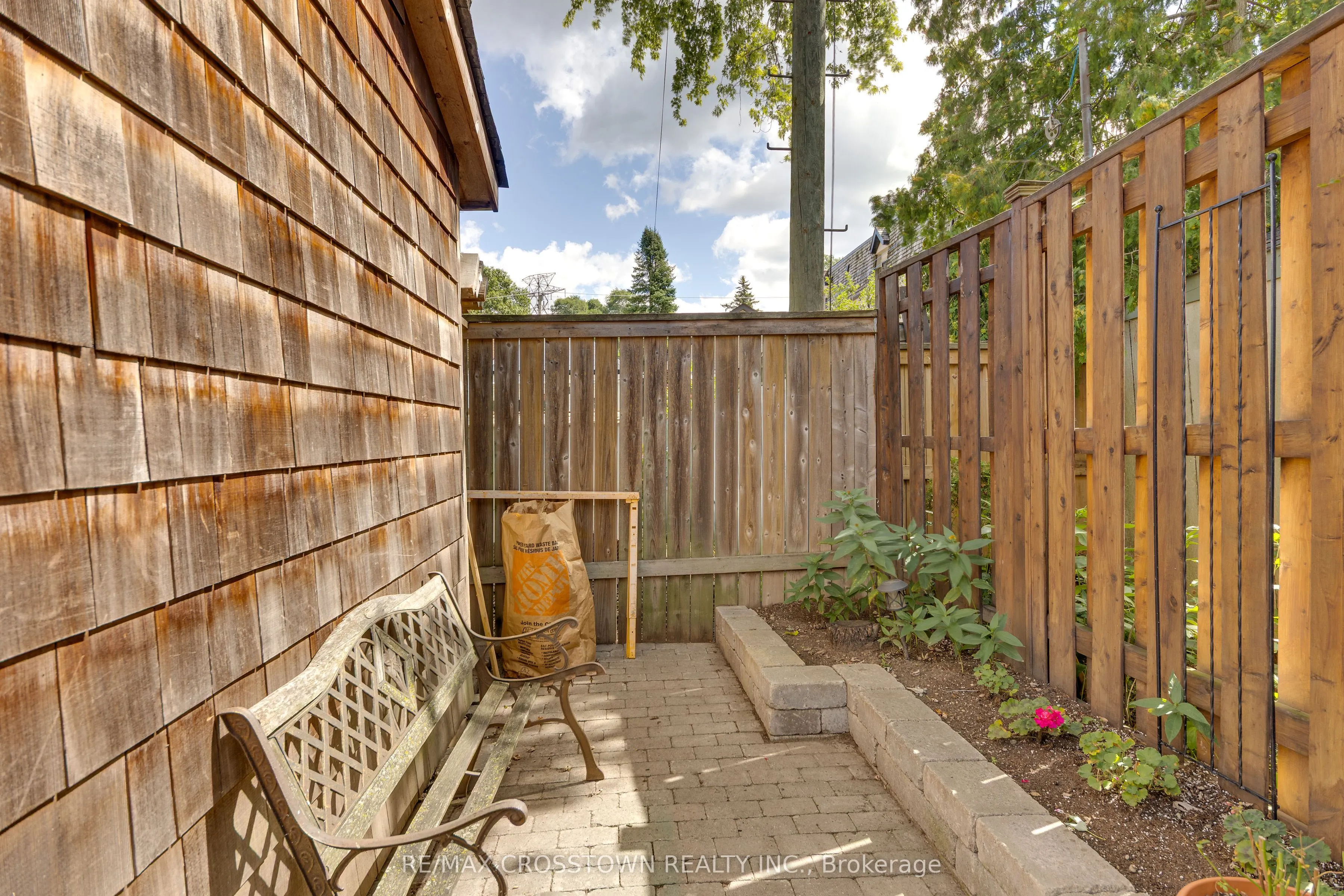 311 Chisholm Avenue