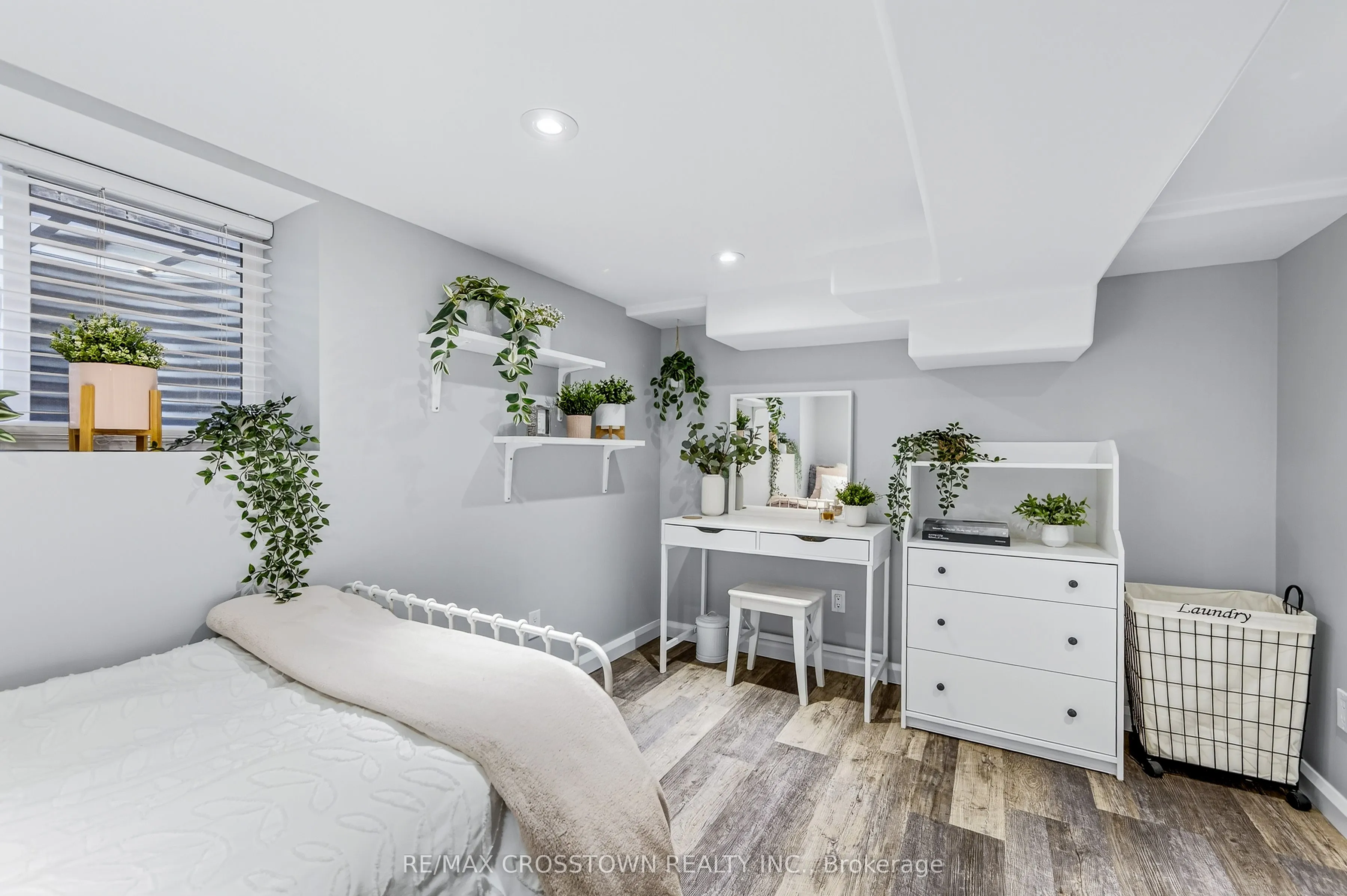 311 Chisholm Avenue