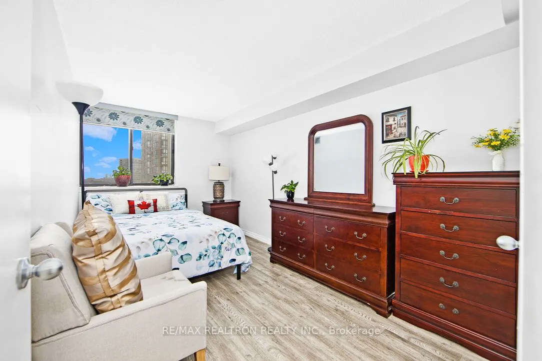 25 Bamburgh Circle, #1133
