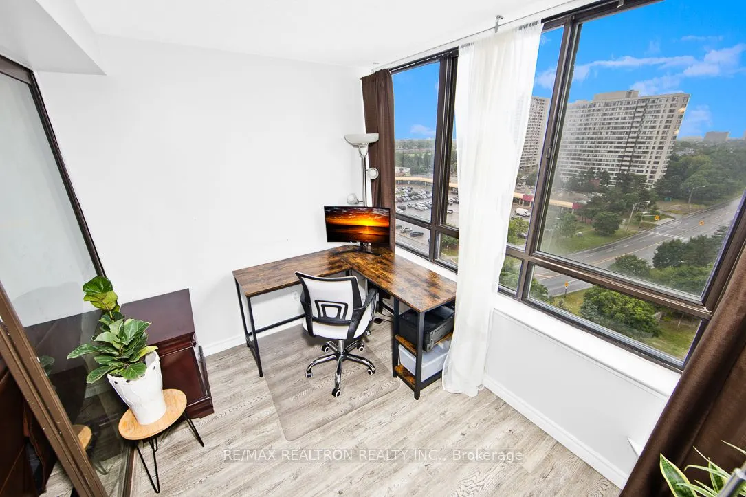 25 Bamburgh Circle, #1133