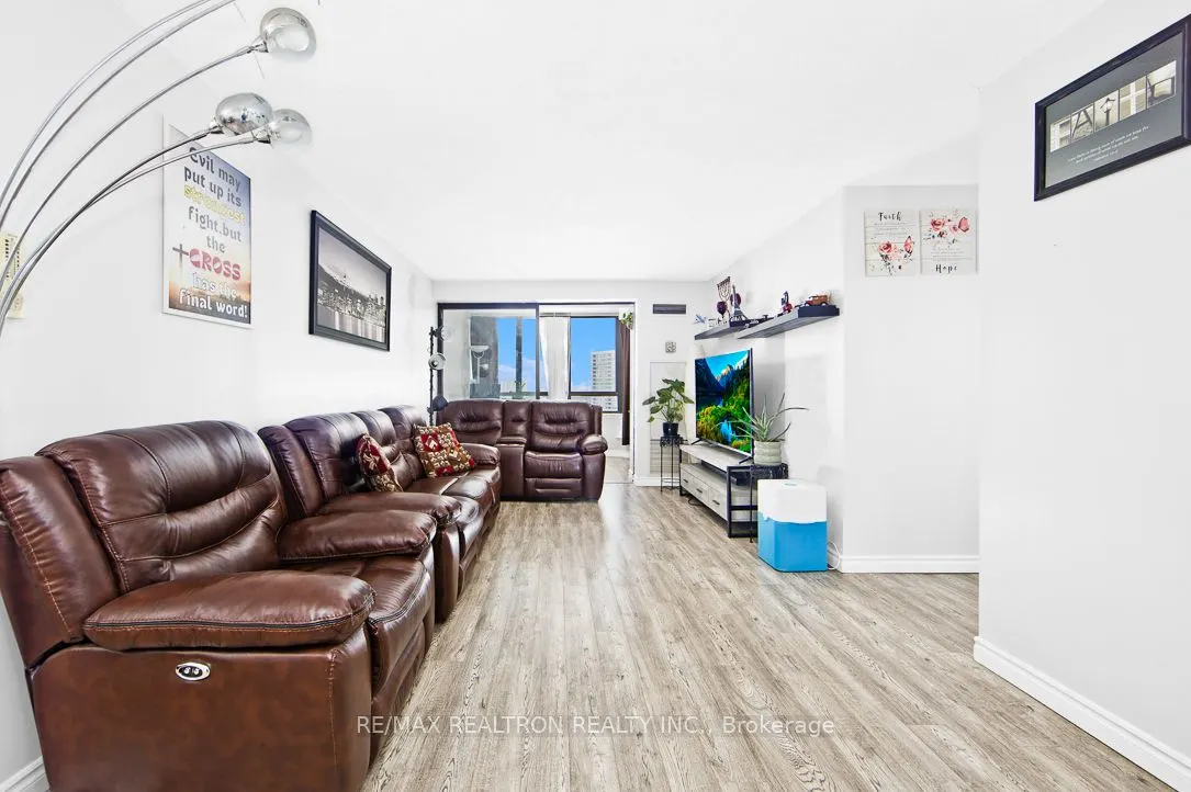 25 Bamburgh Circle, #1133
