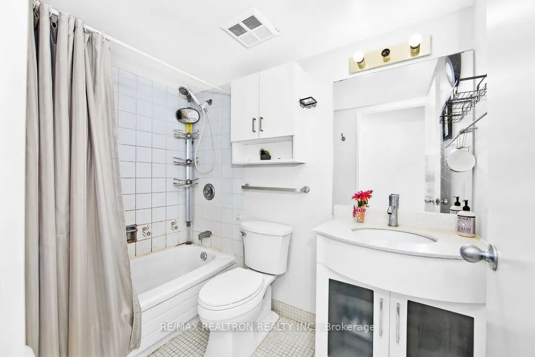 25 Bamburgh Circle, #1133